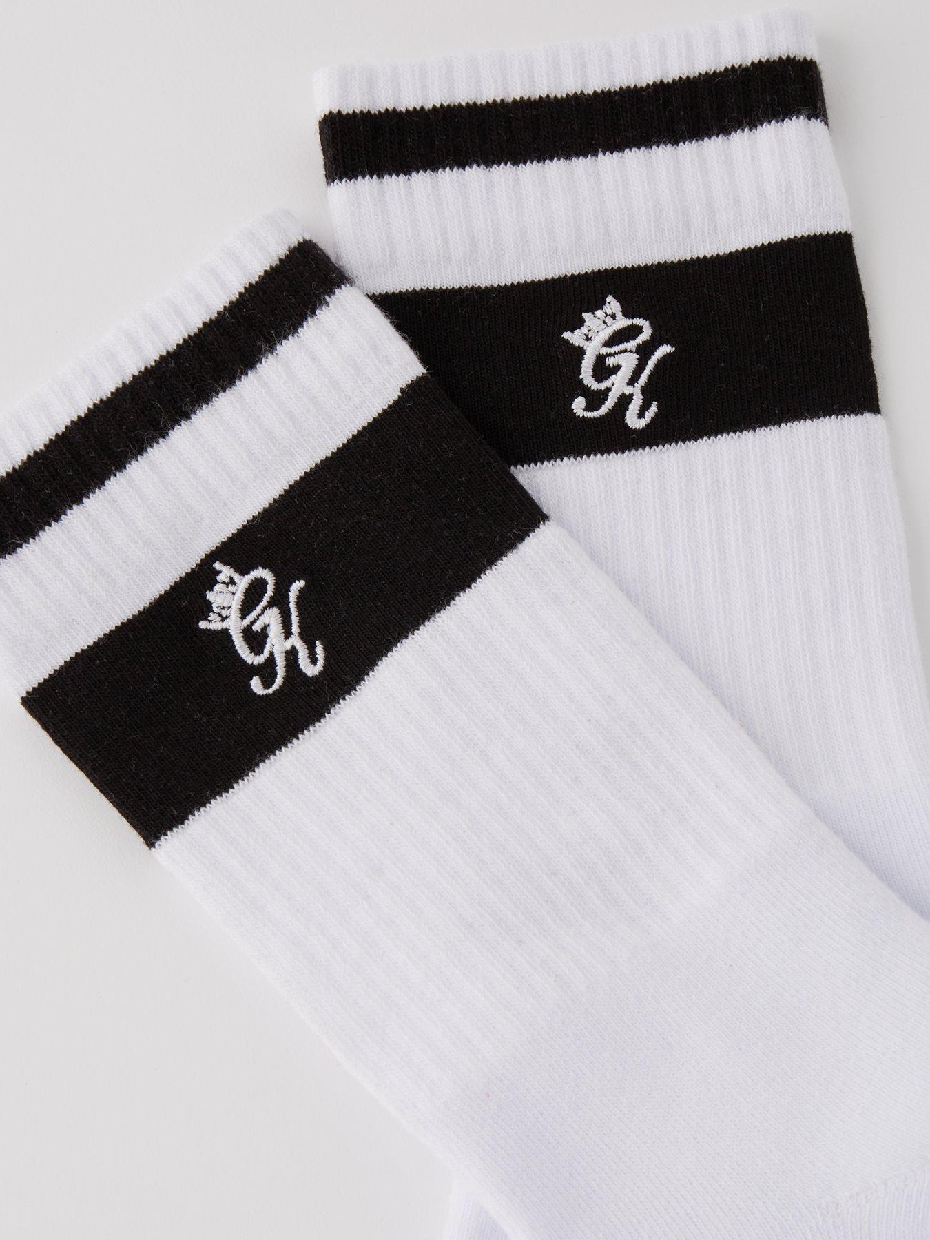 gym-king-unisex-ryu-sock-whiteoutfit