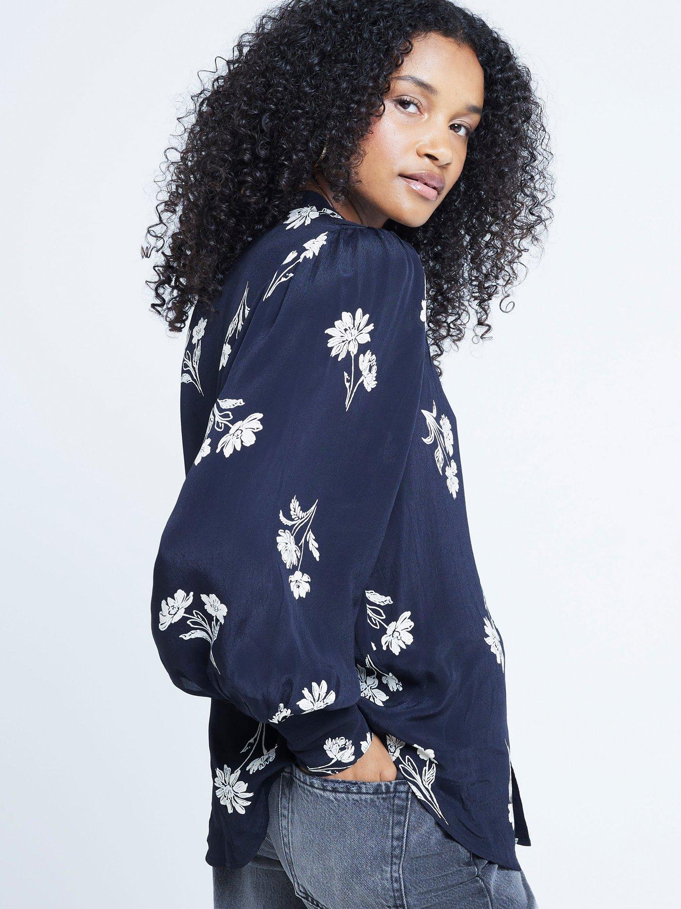 river-island-floral-crew-neck-blouse-blackstillFront