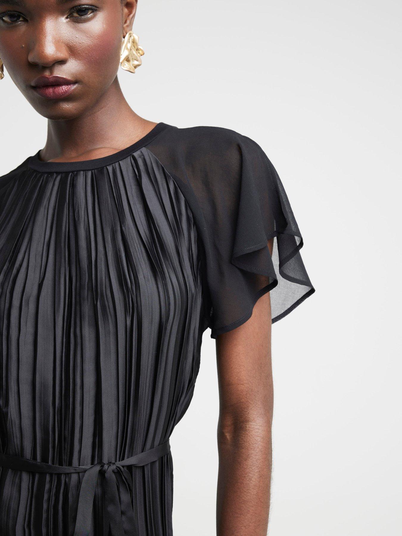 river-island-angel-sleeve-crinkle-detail-dress-blackoutfit