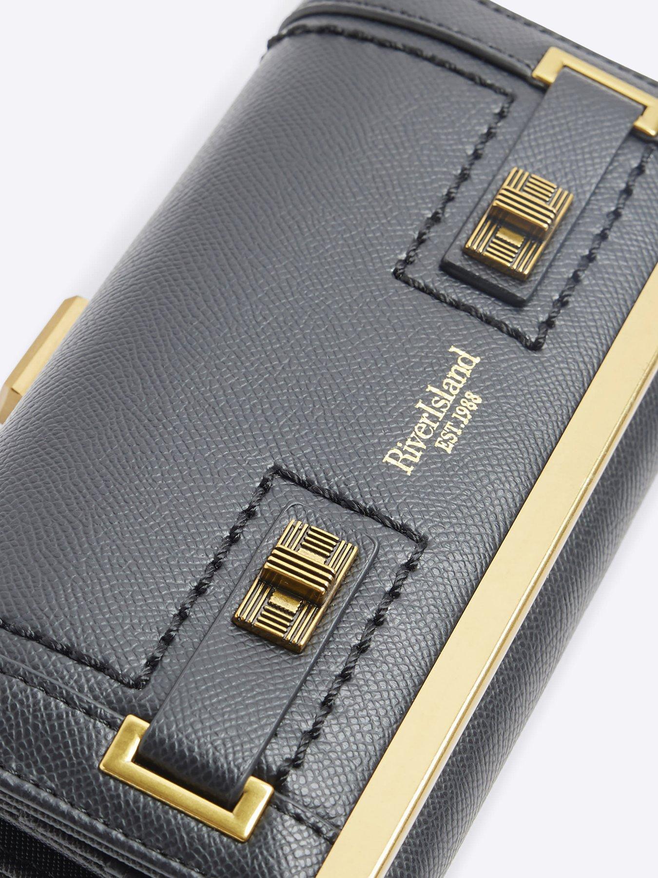 river-island-lock-front-purse-blackdetail