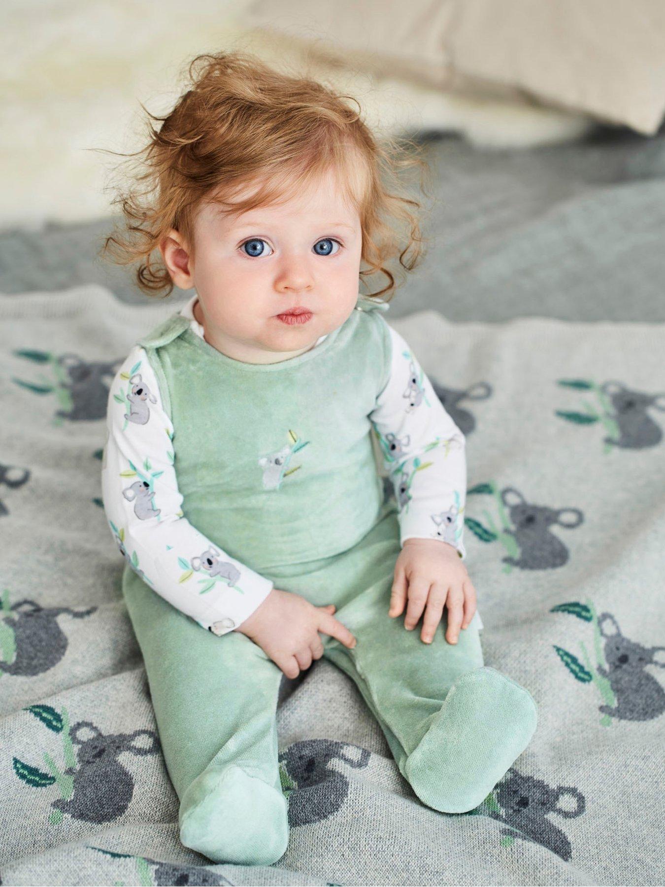 jojo-maman-bebe-unisex-2-piece-koala-dungaree-set-greenstillFront