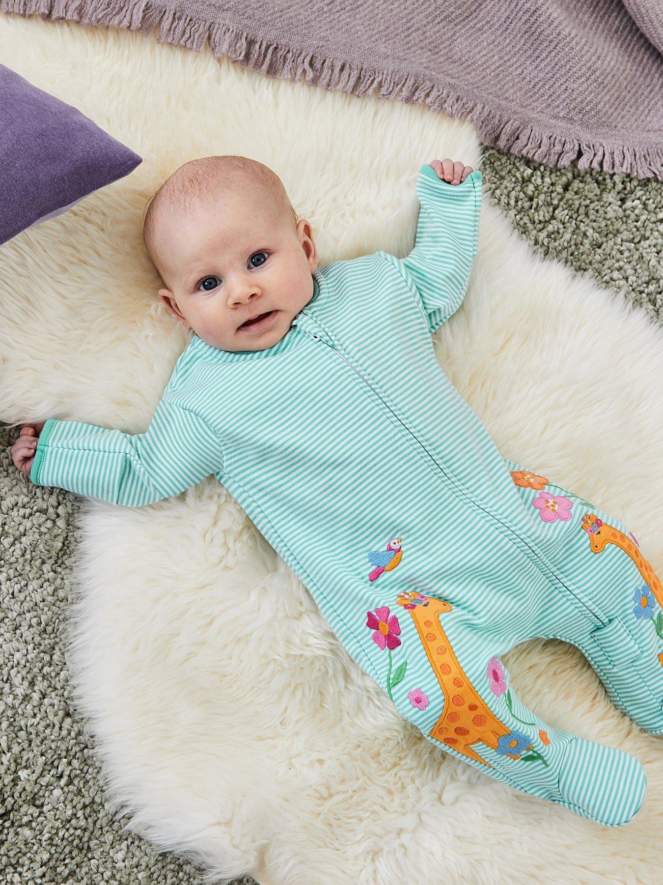 jojo-maman-bebe-girls-giraffe-applique-zip-sleepsuit-greenstillFront