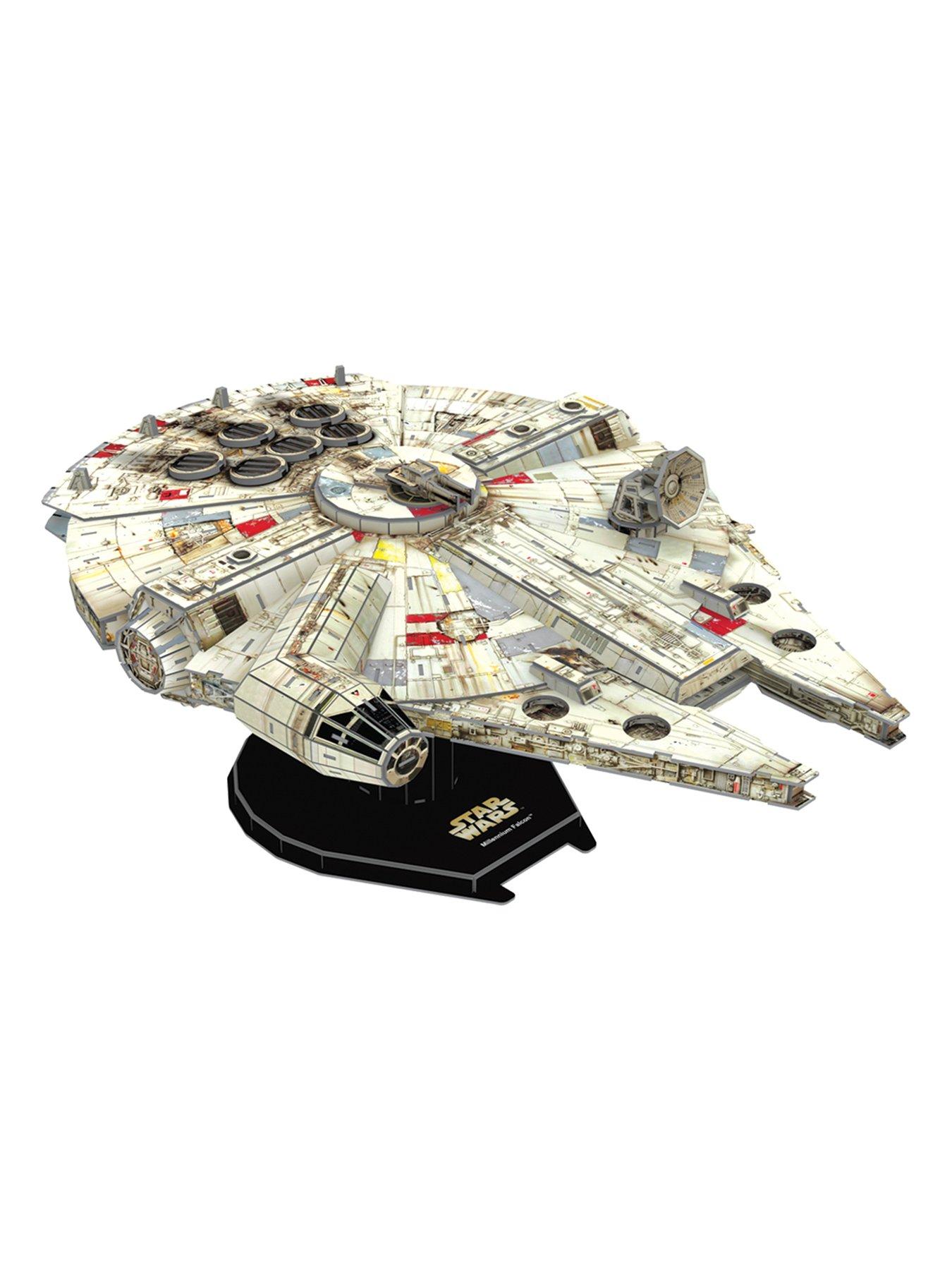 Image 2 of 6 of Star Wars Star Wars Millennium Falcon 216-Piece Detailed Model Kit