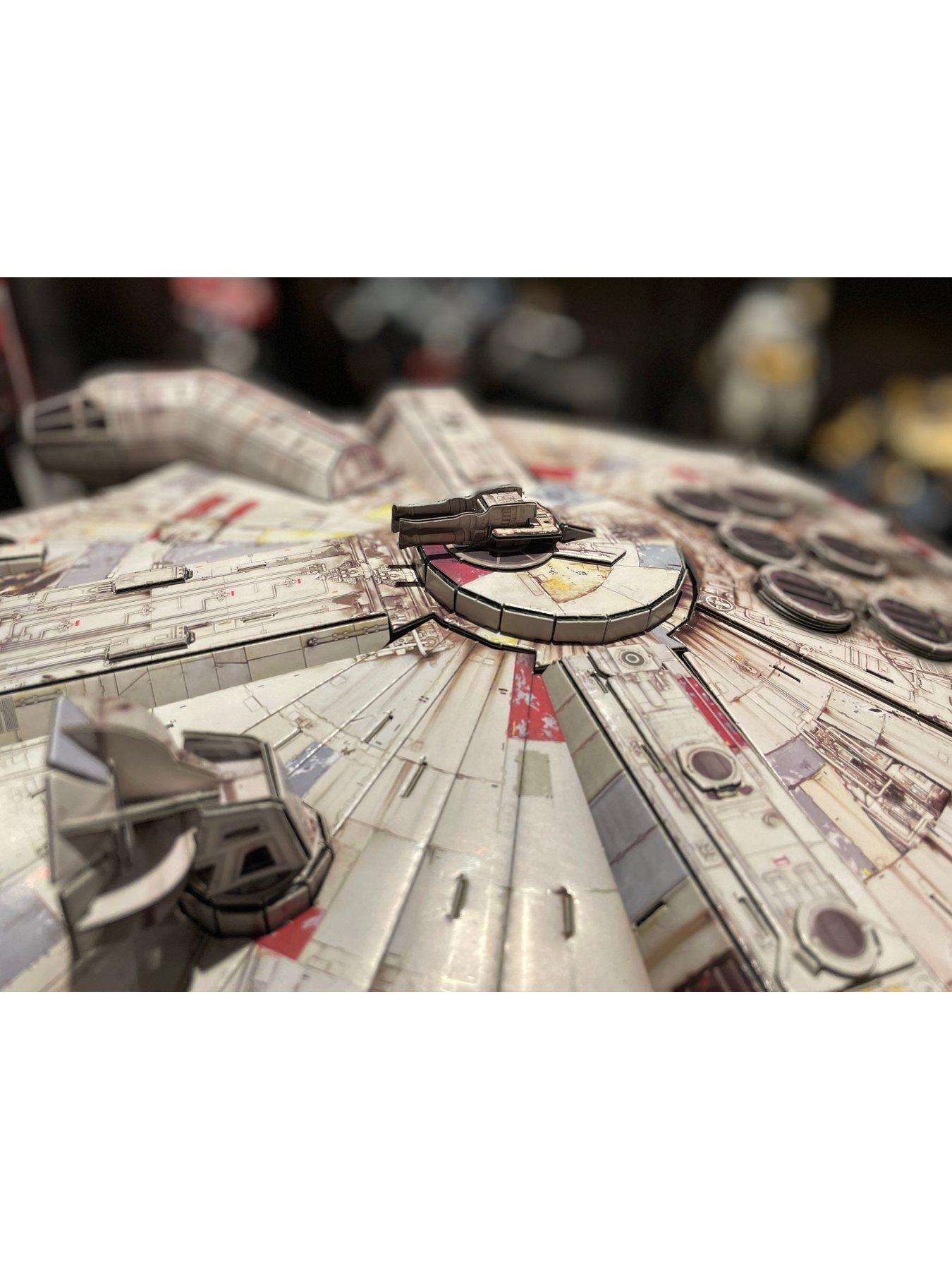 Image 4 of 6 of Star Wars Star Wars Millennium Falcon 216-Piece Detailed Model Kit