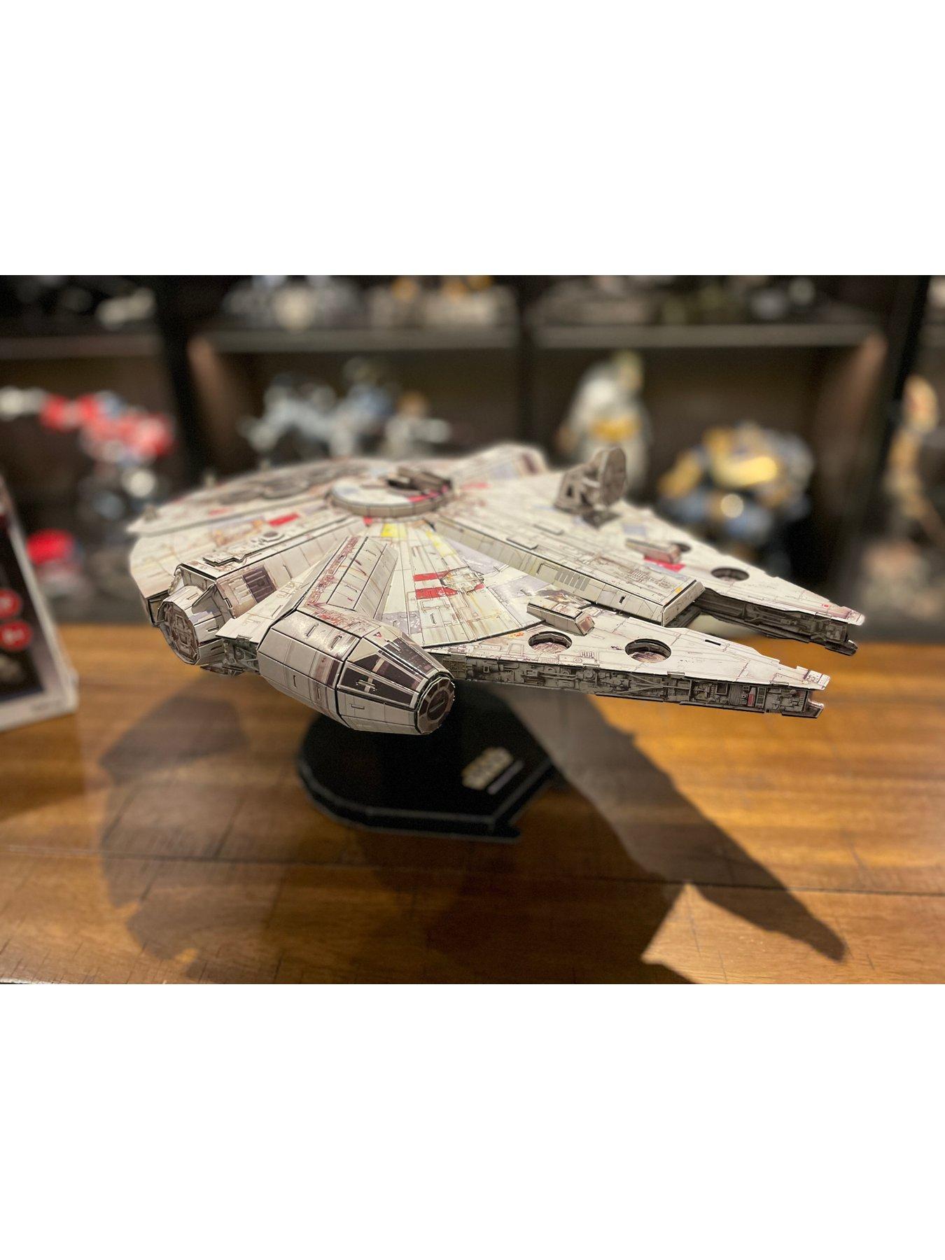 Image 6 of 6 of Star Wars Star Wars Millennium Falcon 216-Piece Detailed Model Kit