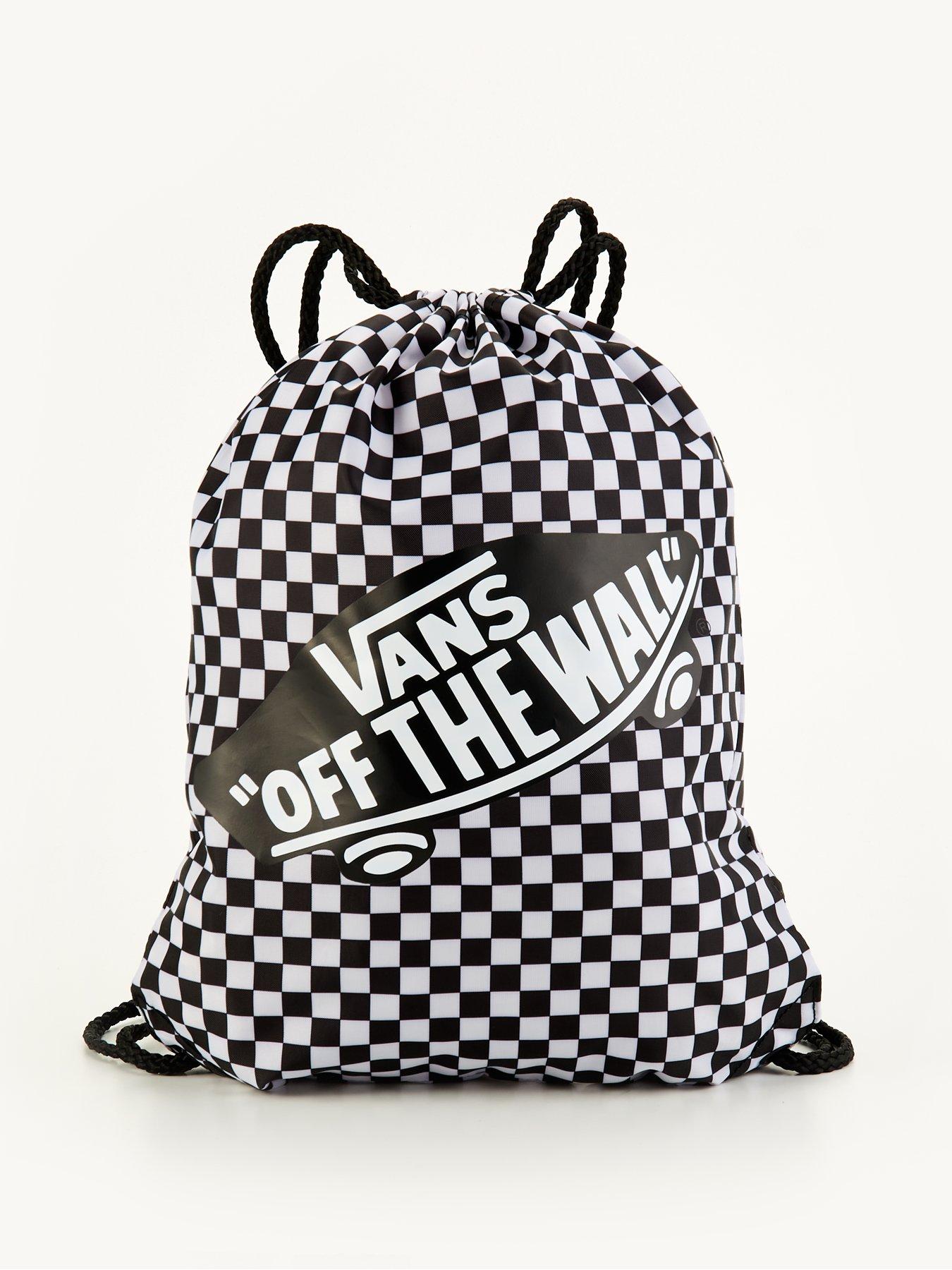 vans-benched-drawstring-bag-blackwhiteoutfit