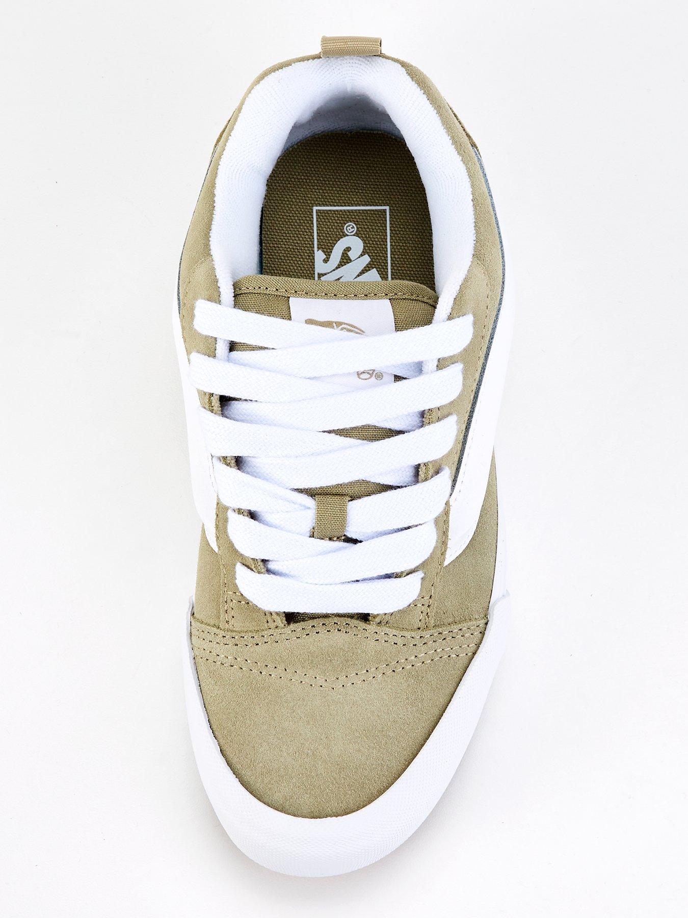 vans-womens-knu-skool-trainers-light-greenoutfit