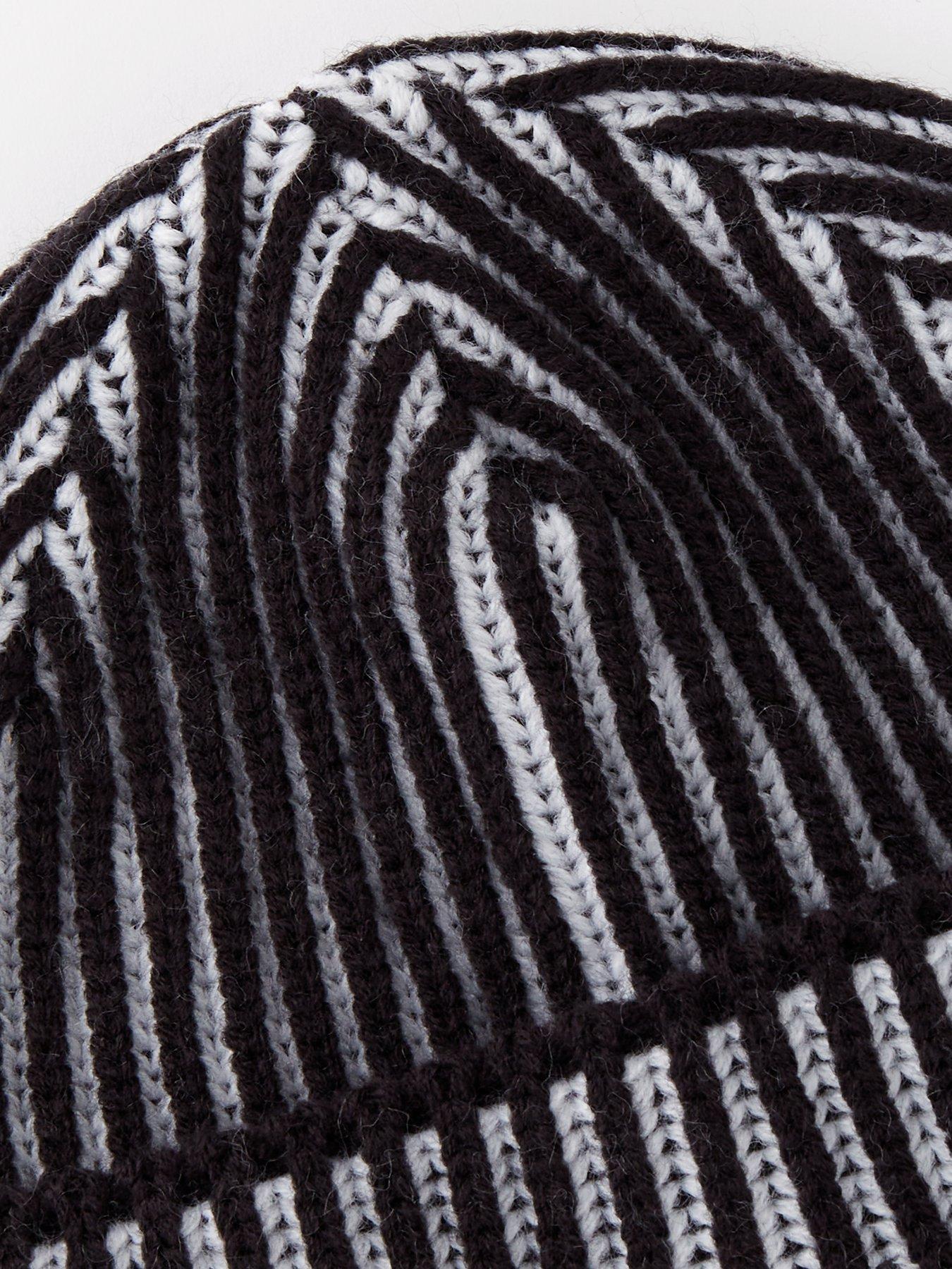 vans-unisex-nesbit-cuff-beanie-blackwhitedetail