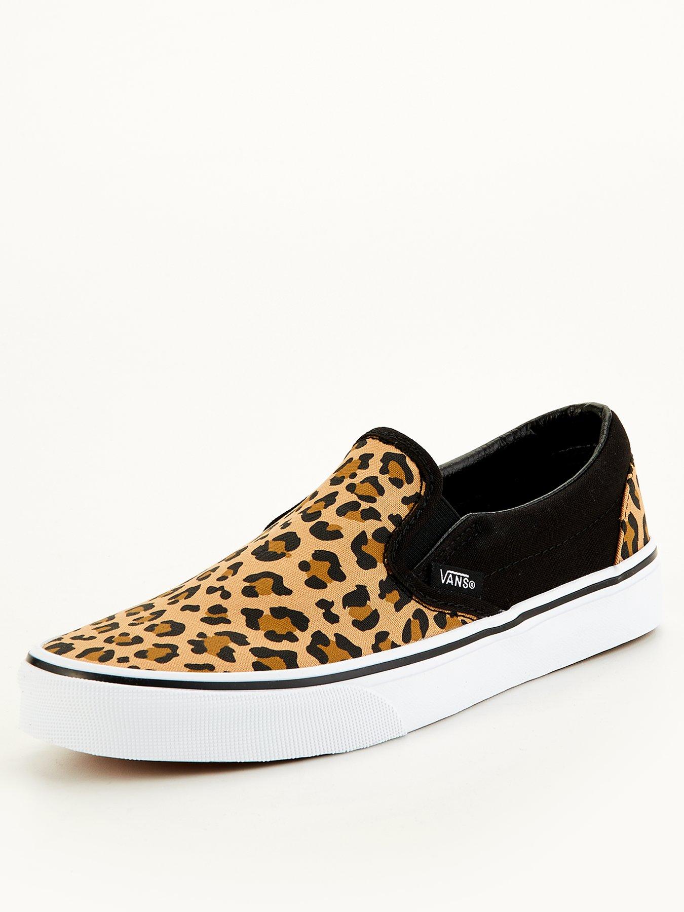 vans-womens-classic-slip-on-trainers-blackstillFront