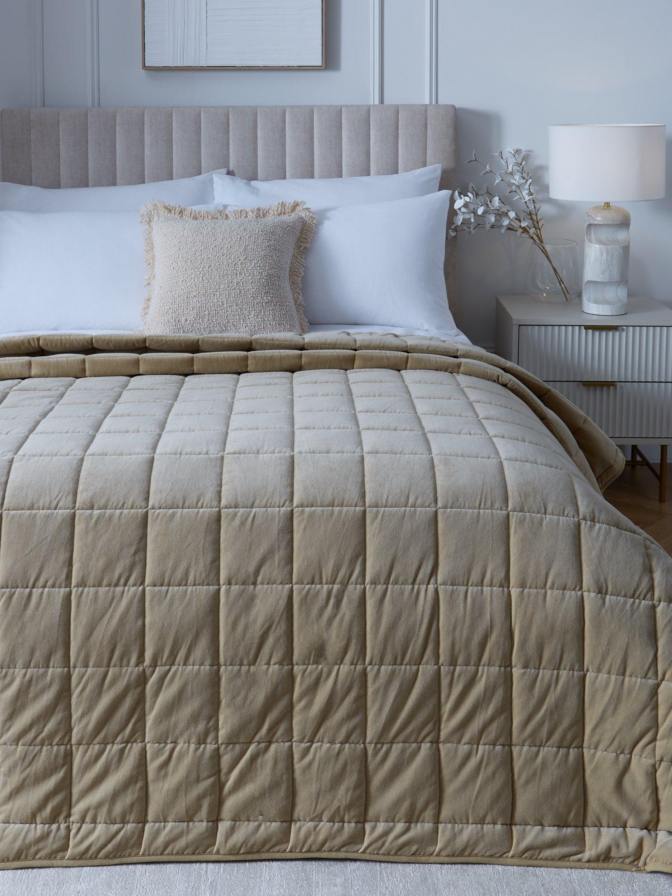 very-home-square-stitch-quilted-bedspread-165x240cm