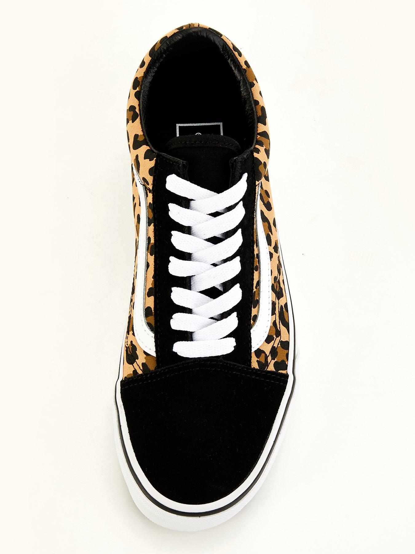 vans-womens-old-skool-trainers-blackoutfit