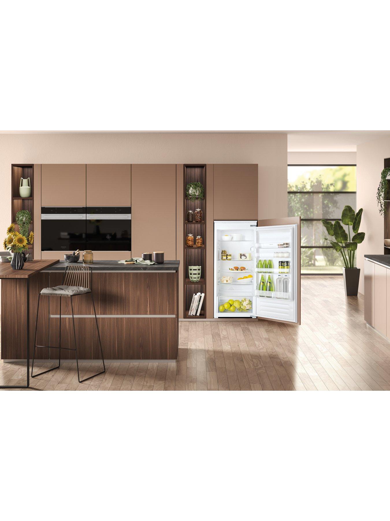 hotpoint-low-frost-hs12a1duk2-integrated-fridgeback