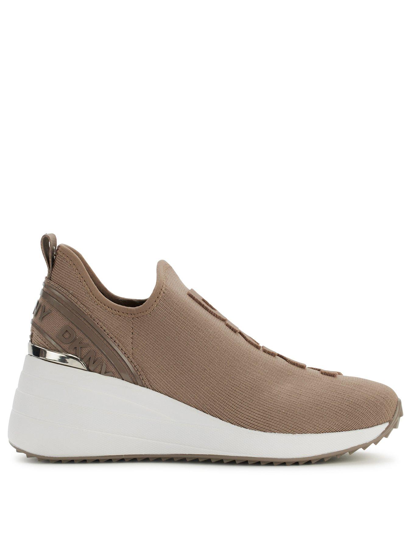 dkny-eeva-wedge-sneaker-light-brownstillFront