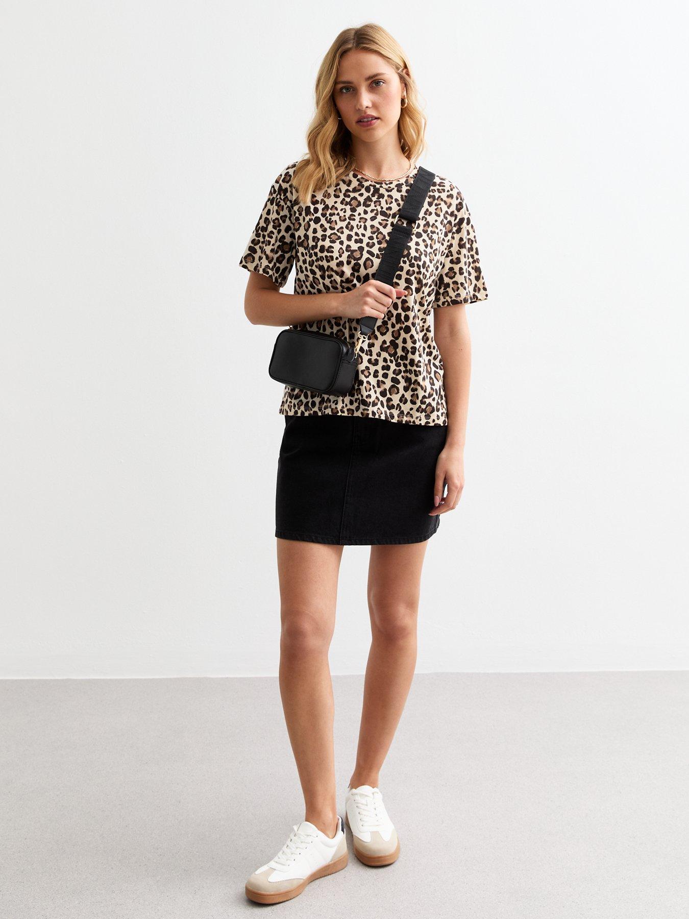 new-look-brown-leopard-print-boxy-t-shirtback