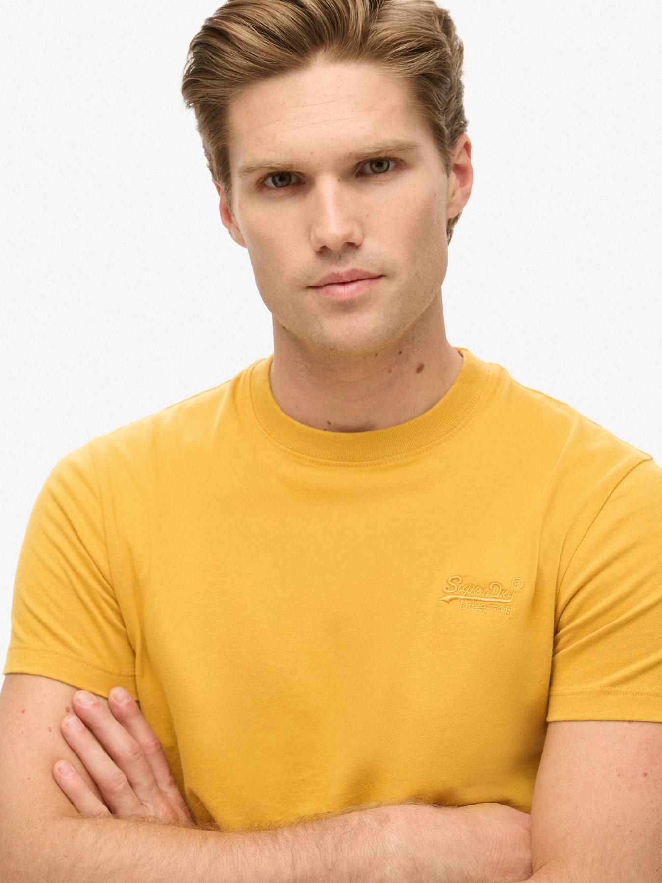 superdry-superdry-essential-logo-slim-fit-t-shirt-yellowoutfit