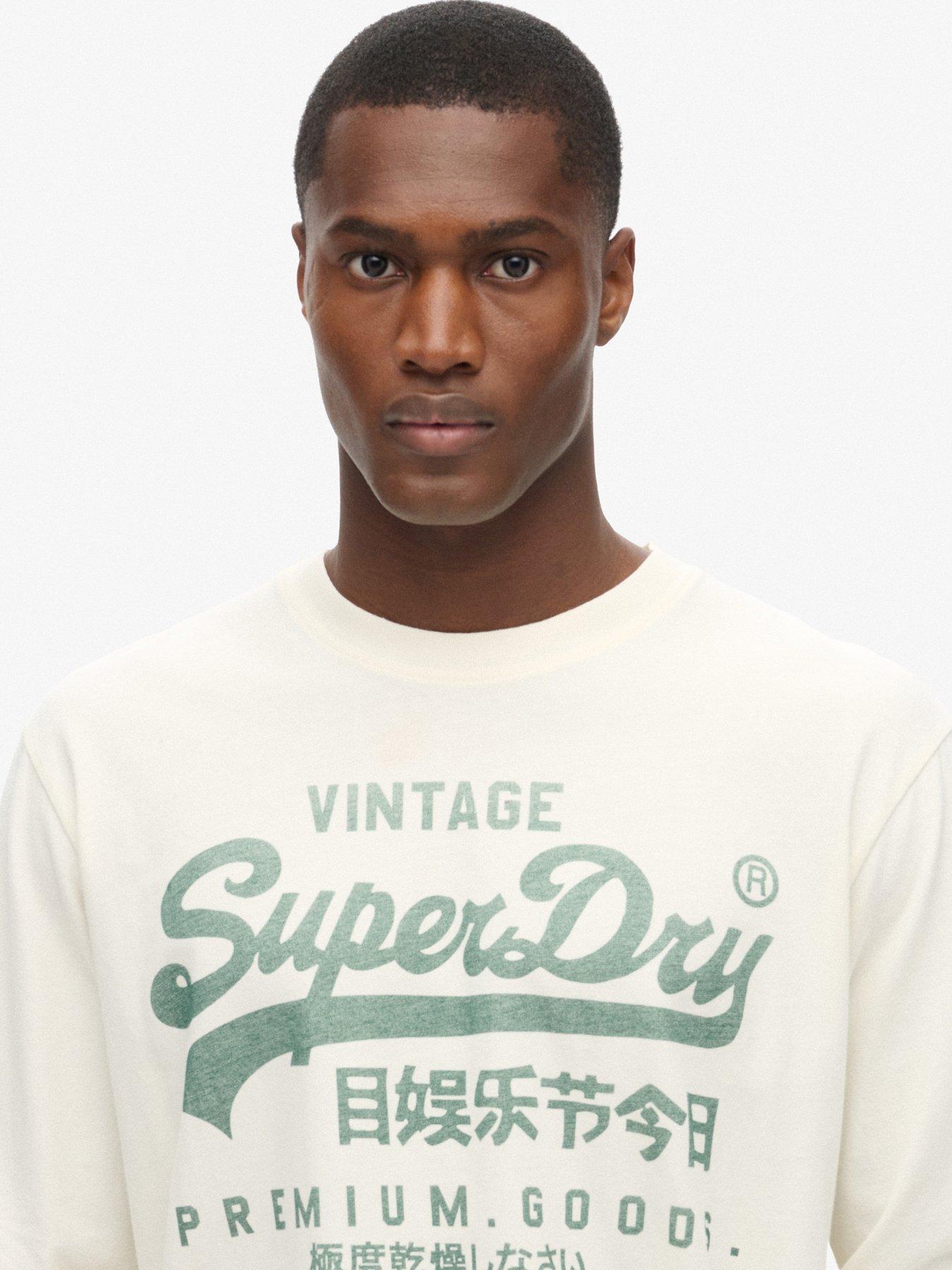 superdry-vintage-script-logo-long-sleeve-loose-fit-t-shirt-creamoutfit