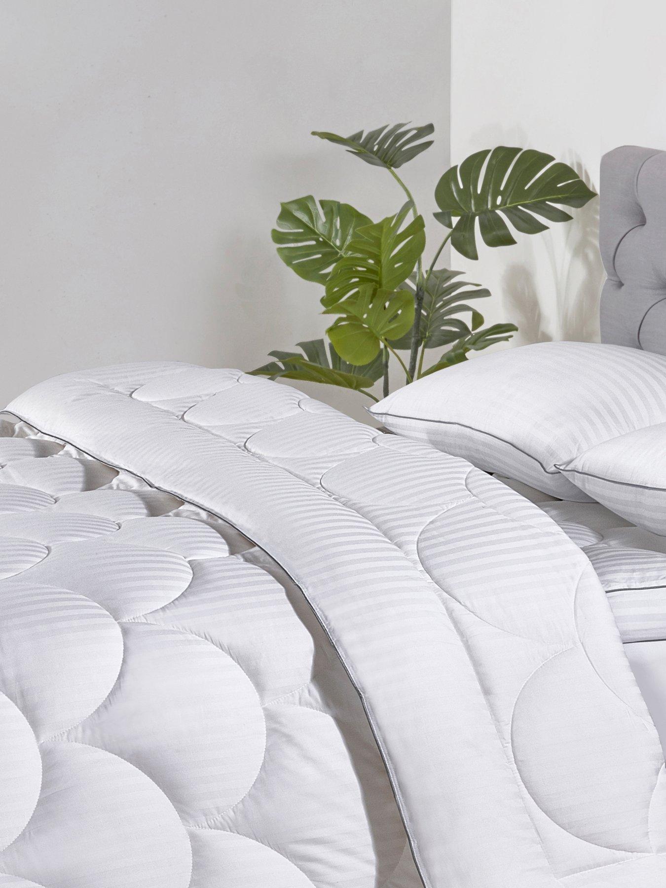 very-home-ultimate-luxury-australian-wool-mattress-topper-whiteoutfit