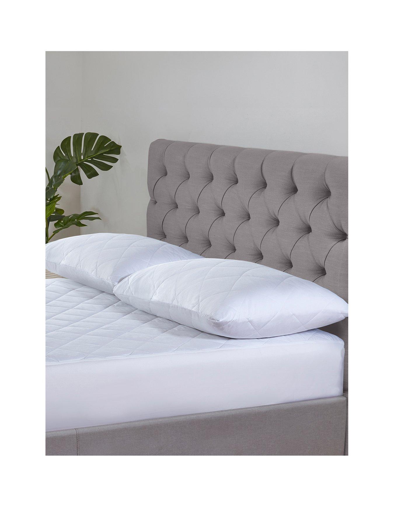 The Very Collection Luxury Cotton Anti Allergy Mattress Protector - Ks
