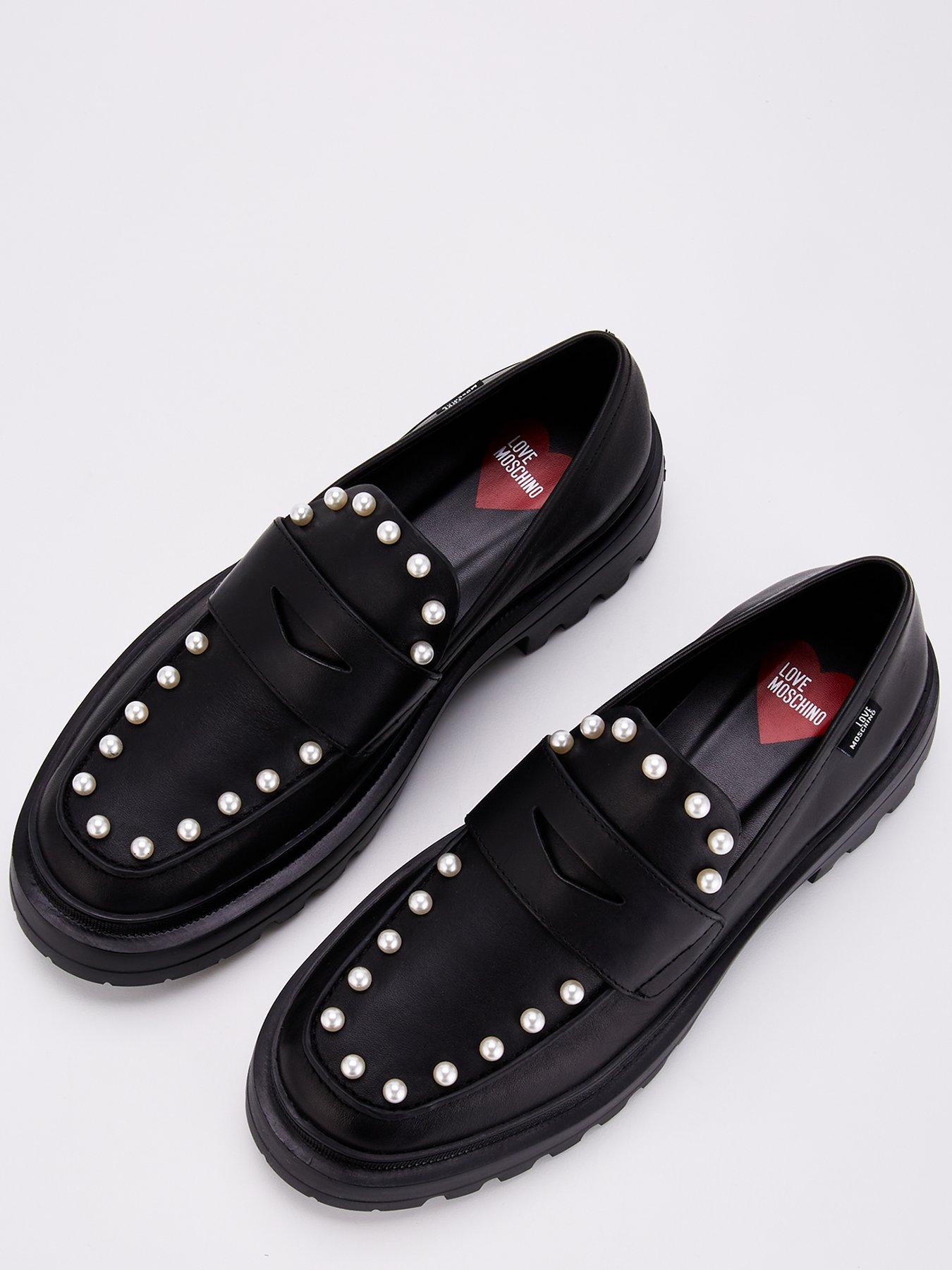 love-moschino-chunky-pearl-loafer-blackoutfit