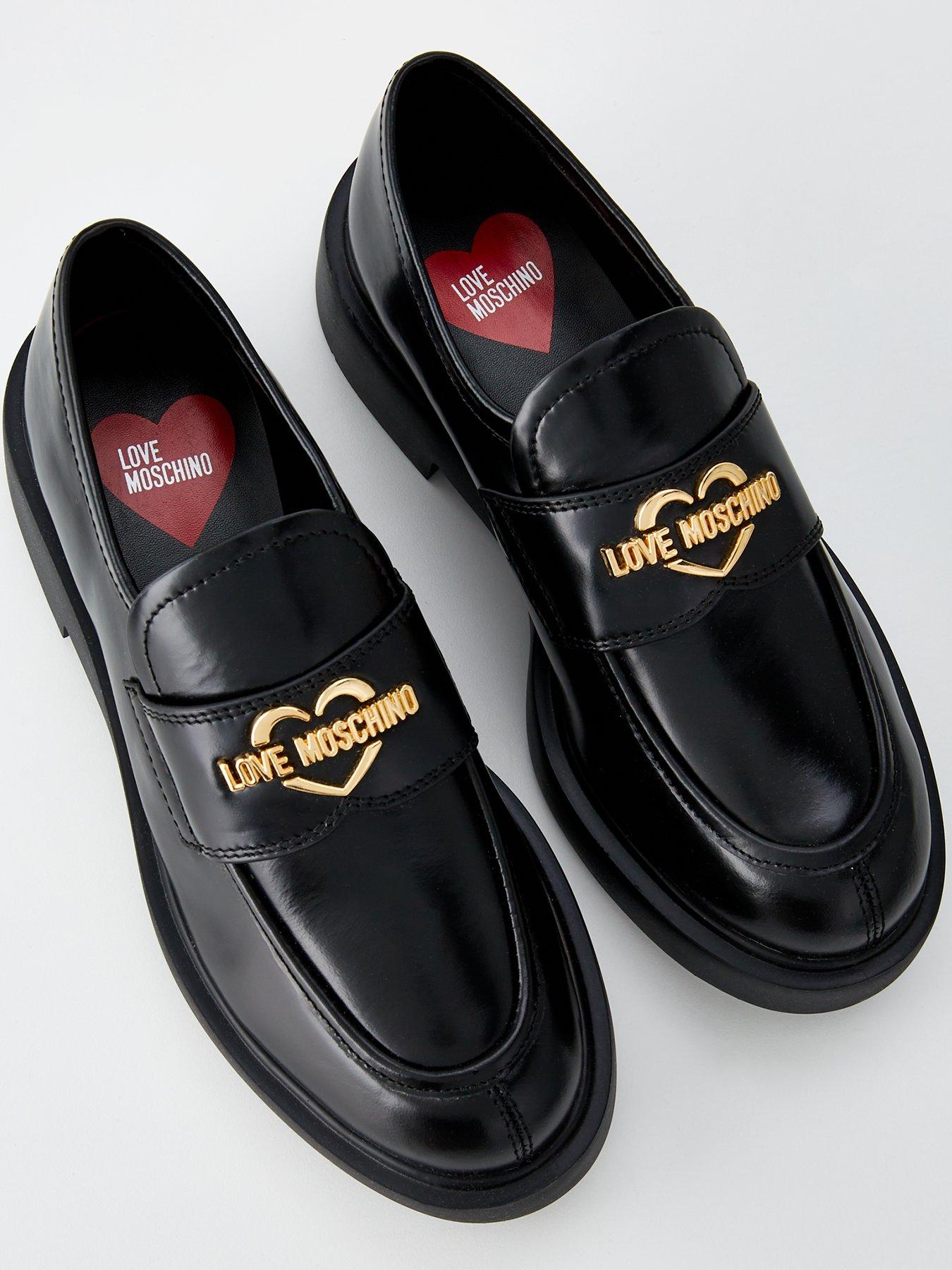 love-moschino-logo-loafers-blackoutfit