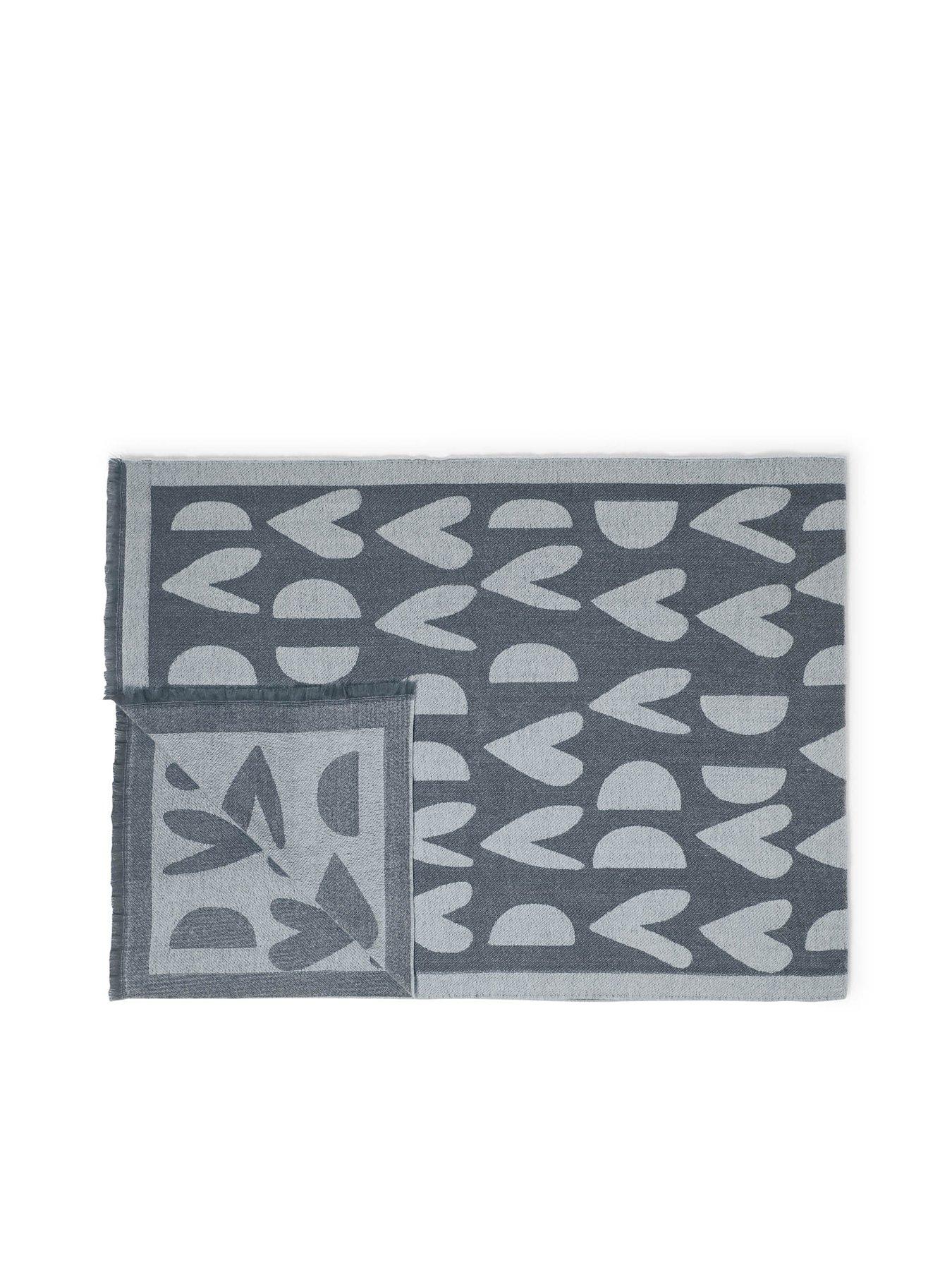 katie-loxton-printed-blanket-scarf-whitefront