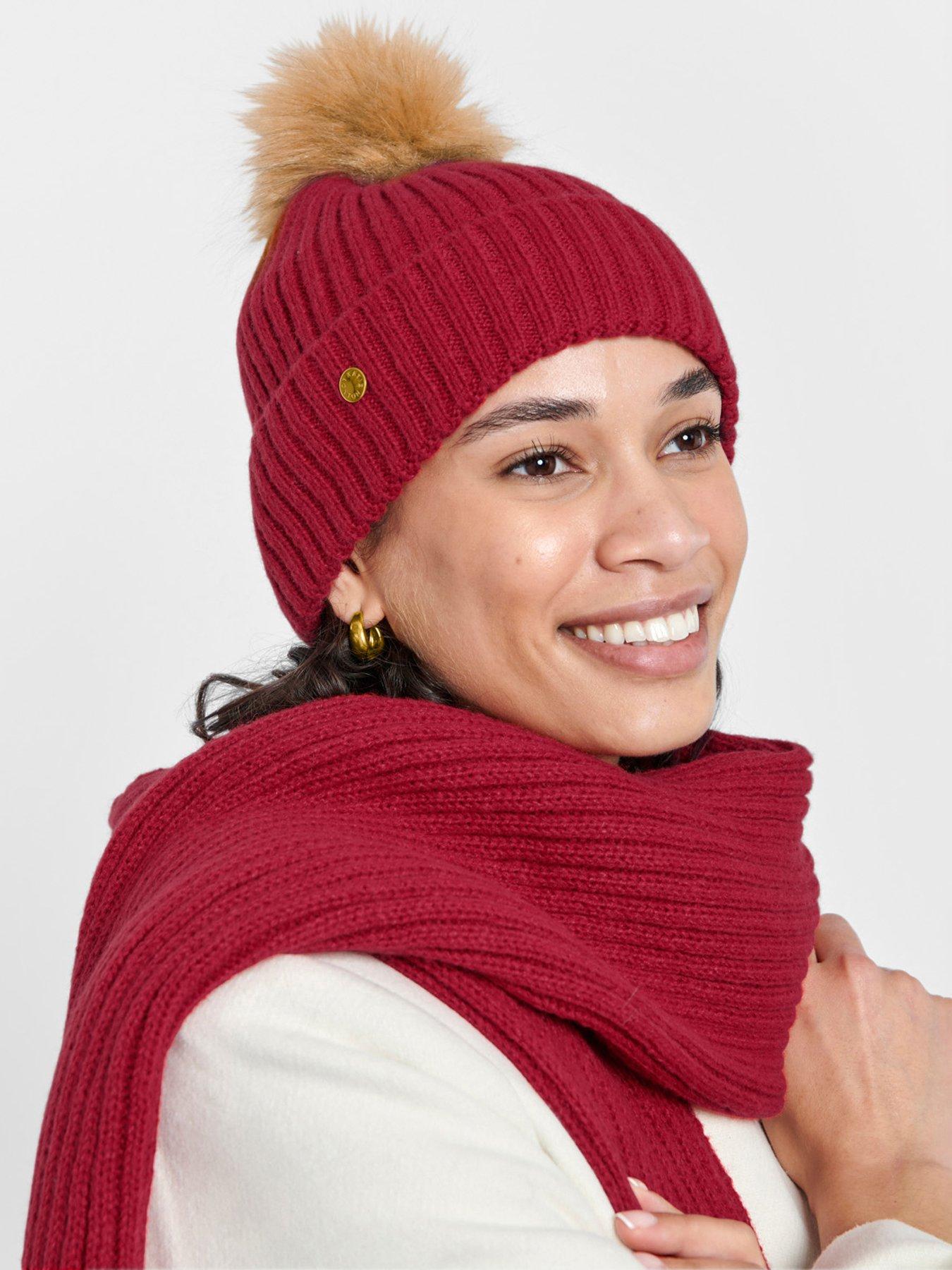 katie-loxton-knitted-hat-redoutfit