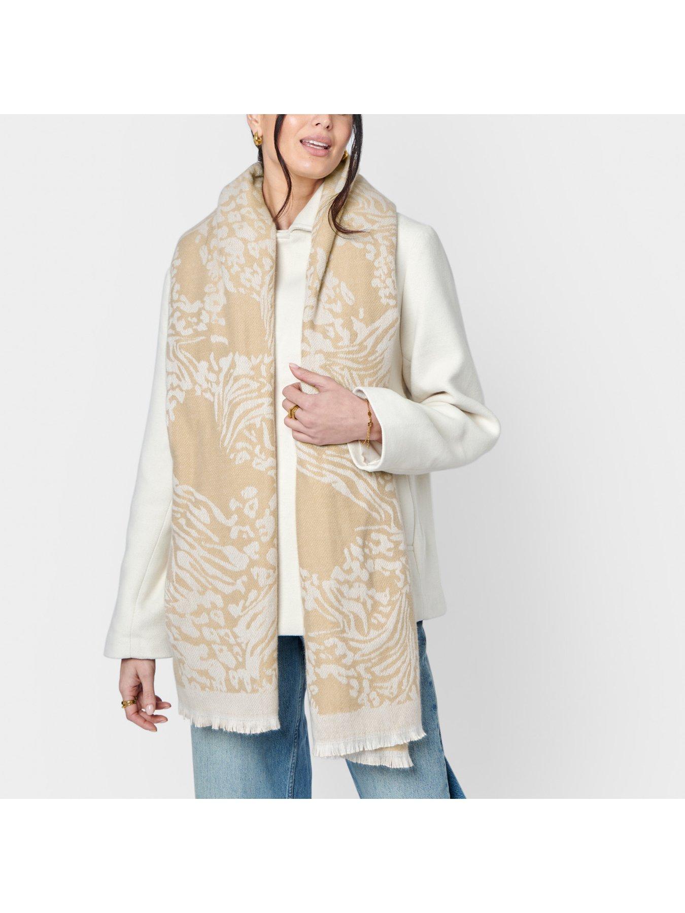 katie-loxton-printed-blanket-scarf-whiteback