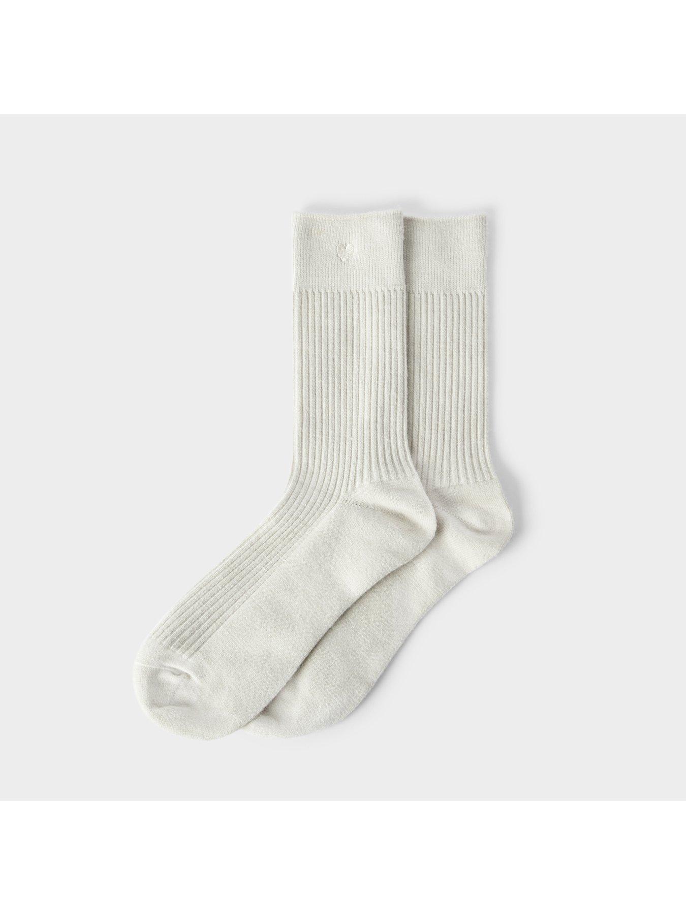 katie-loxton-gift-box-heart-socks-whitestillFront