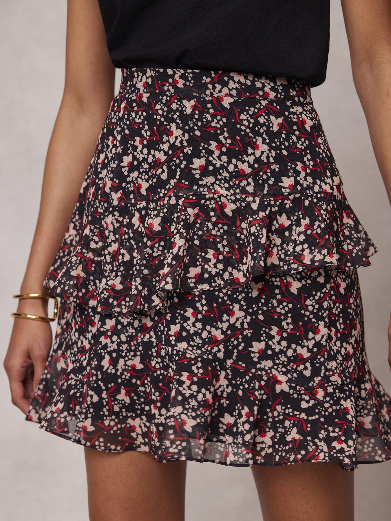 mint-velvet-black-floral-print-mini-skirtfront