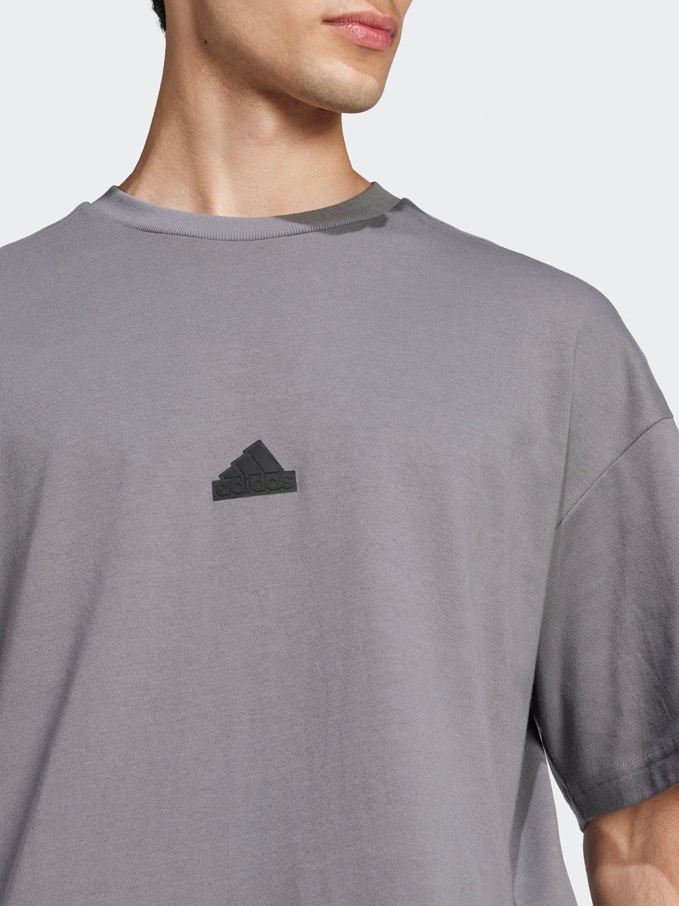 adidas-sportswear-mens-city-escape-tee-greyoutfit