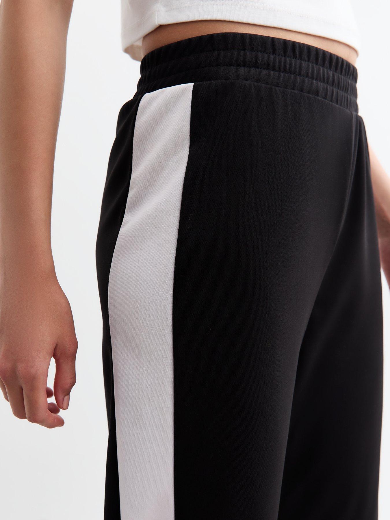 new-look-side-stripe-joggers-blackoutfit