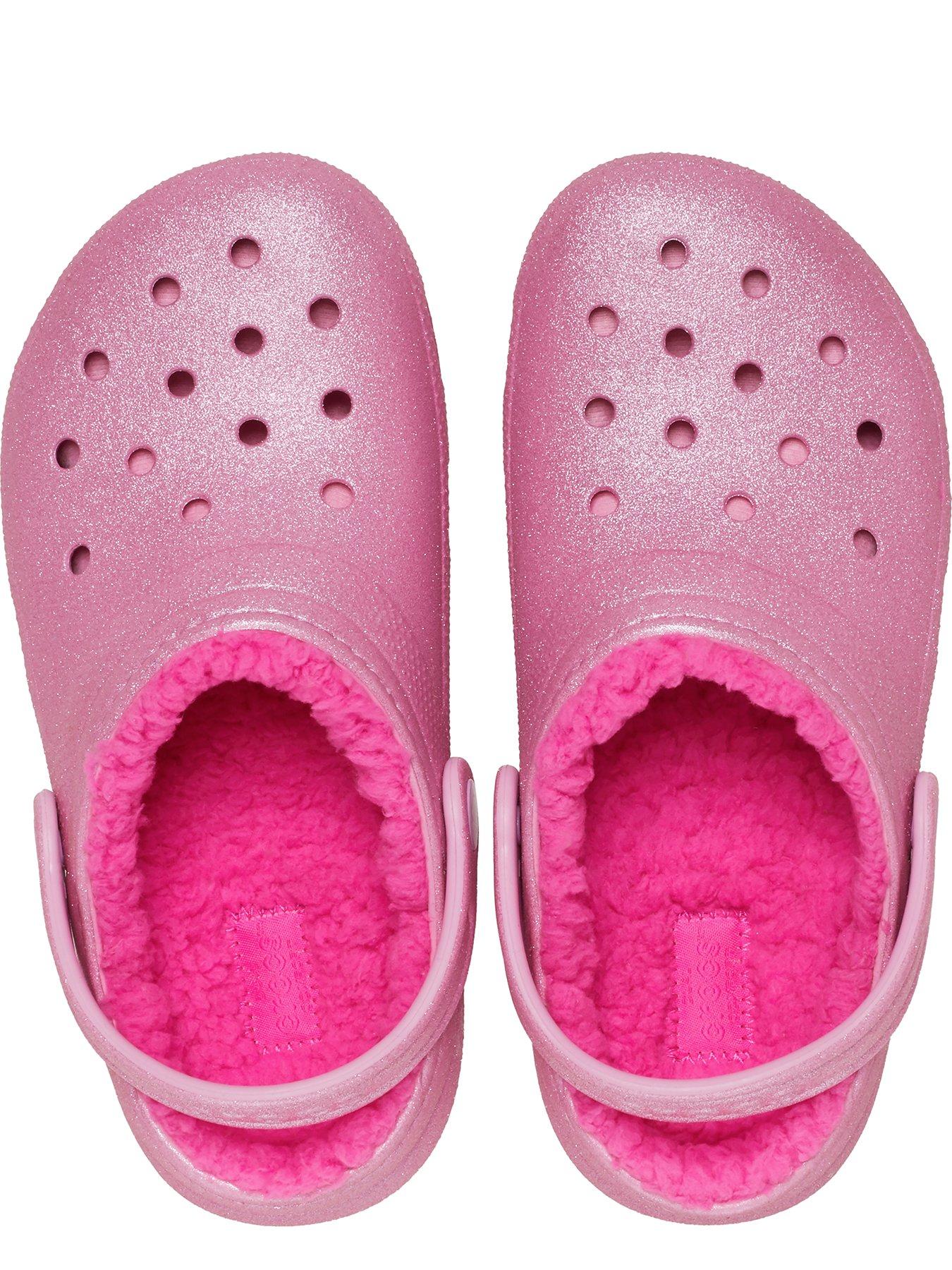 crocs-kids-classic-lined-glitter-clog-pinkoutfit