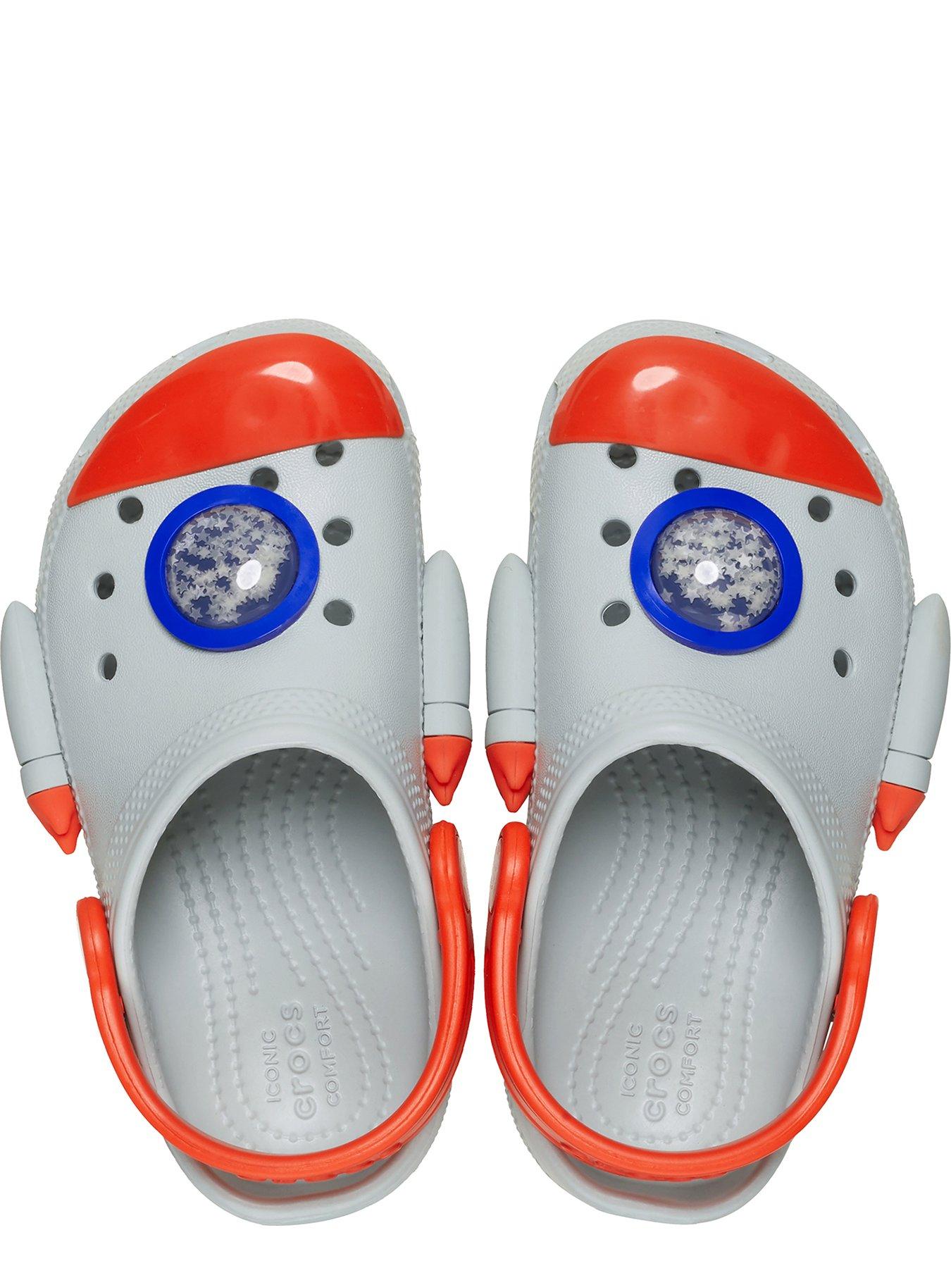 crocs-kids-classic-rocket-ship-clog-greyoutfit