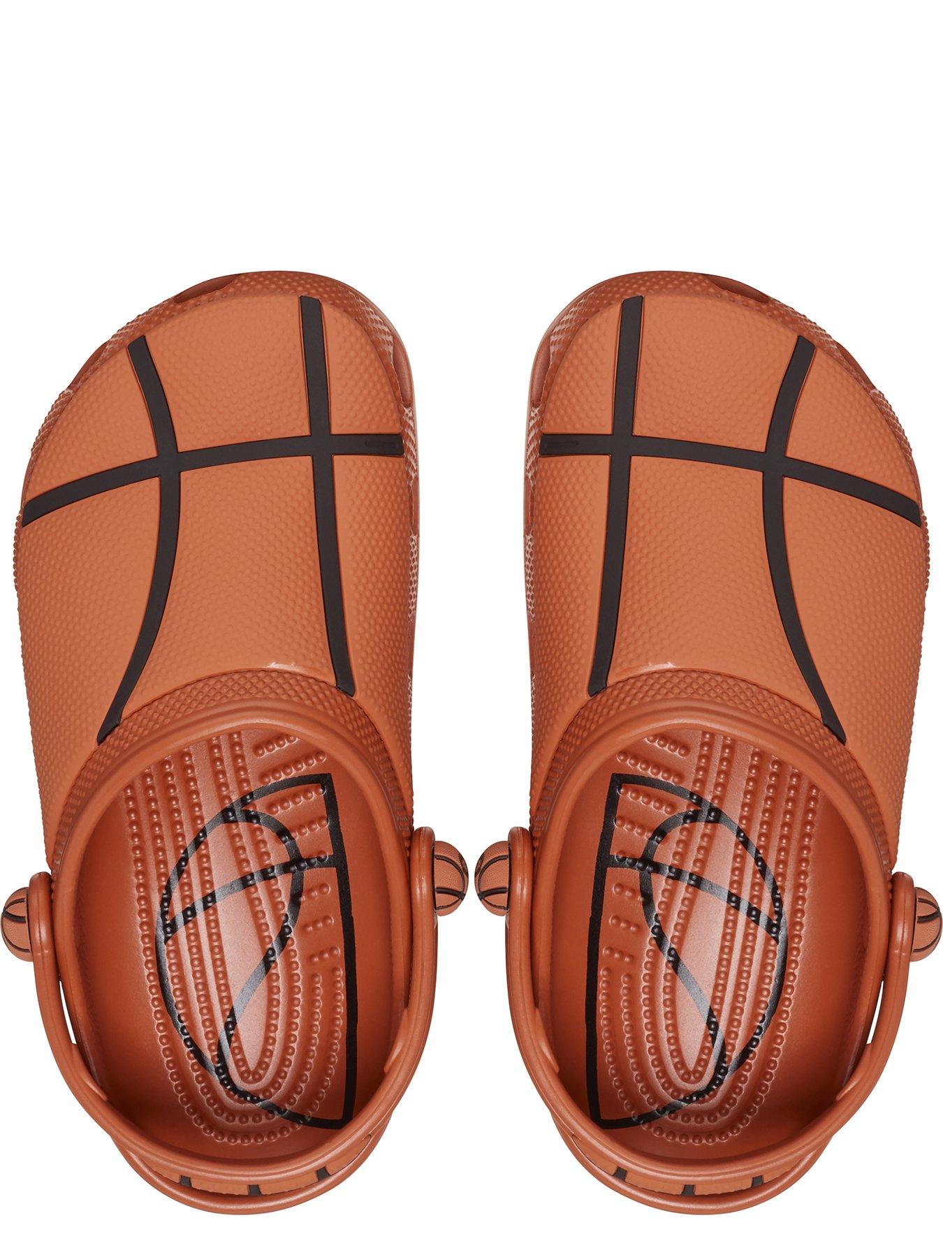 crocs-kids-classic-basketball-clog-orangeoutfit