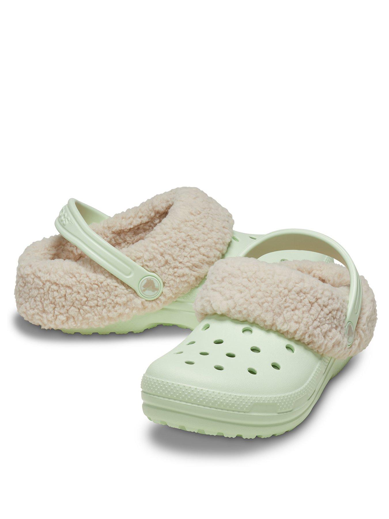 crocs-kids-classic-blitzen-iv-clog-light-greenstillFront