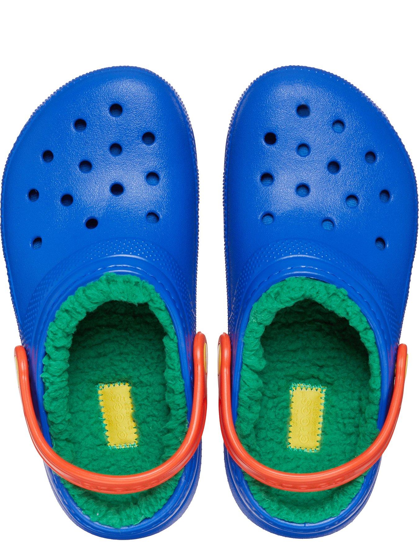 crocs-kids-classic-lined-clog-blueoutfit