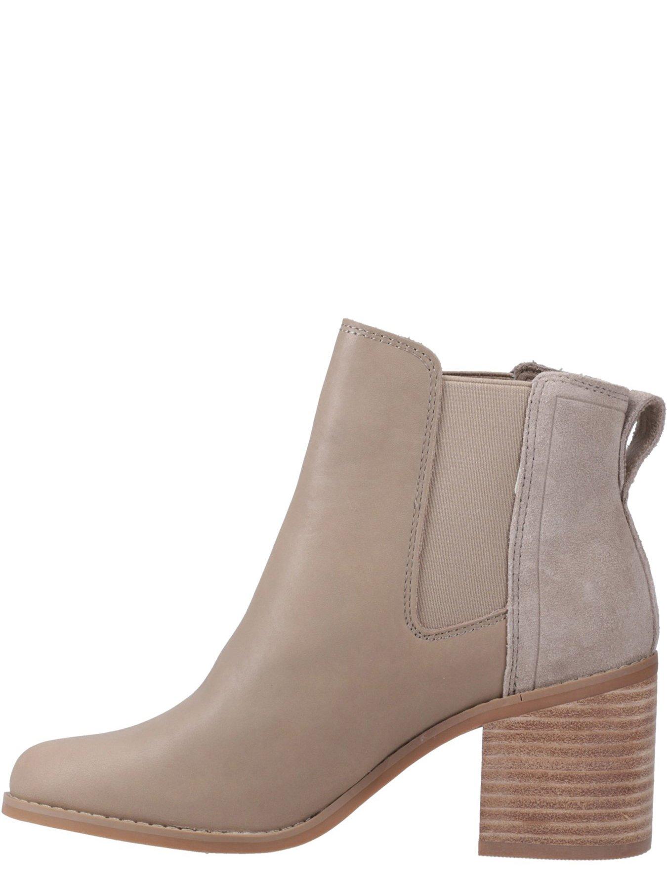 toms-evelyn-chelsea-boot-duneoutfit