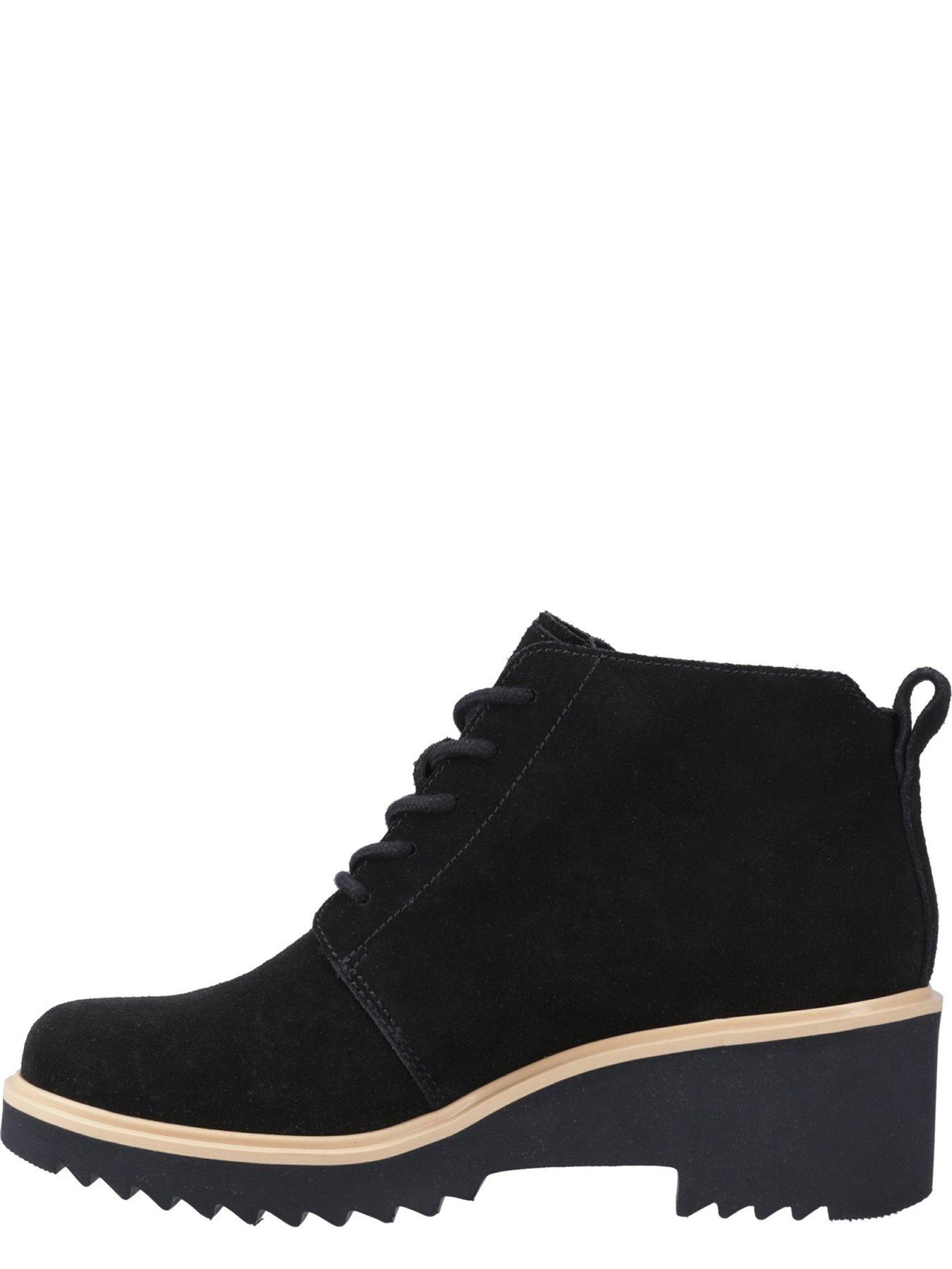 toms-maude-lace-up-boot-blackoutfit