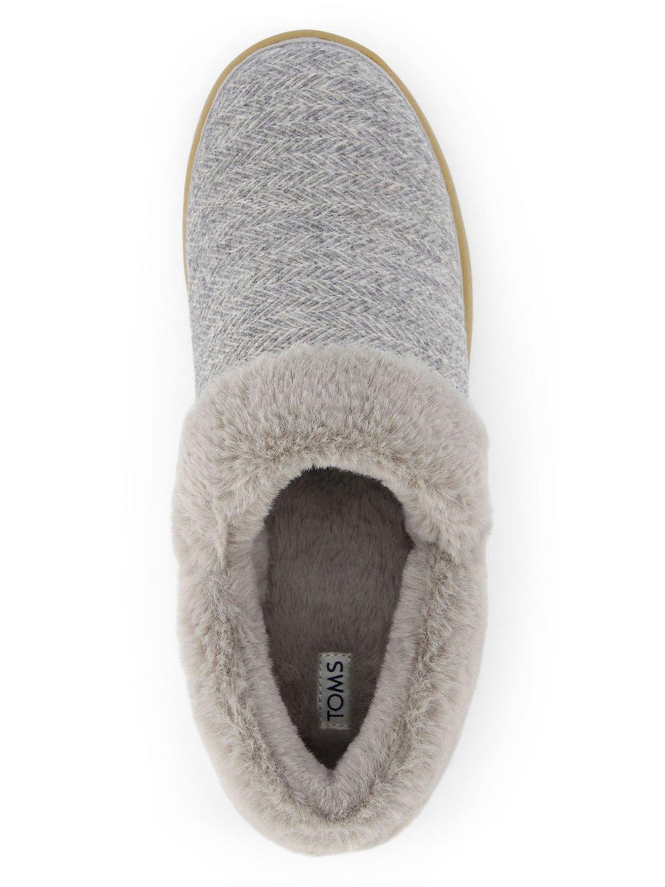 toms-oslo-slipper-drizzle-greyoutfit