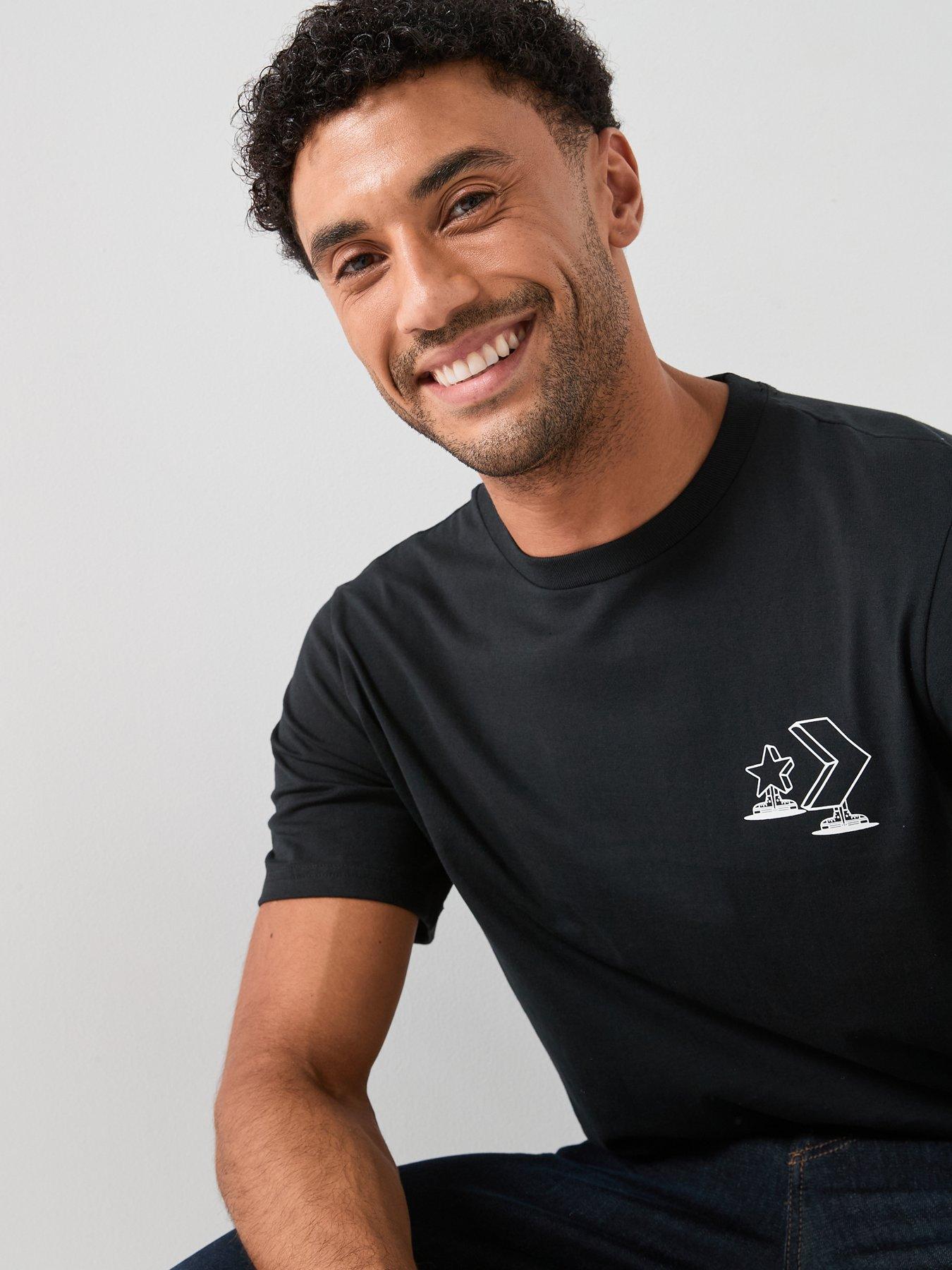 converse-holiday-skate-t-shirt-blackoutfit