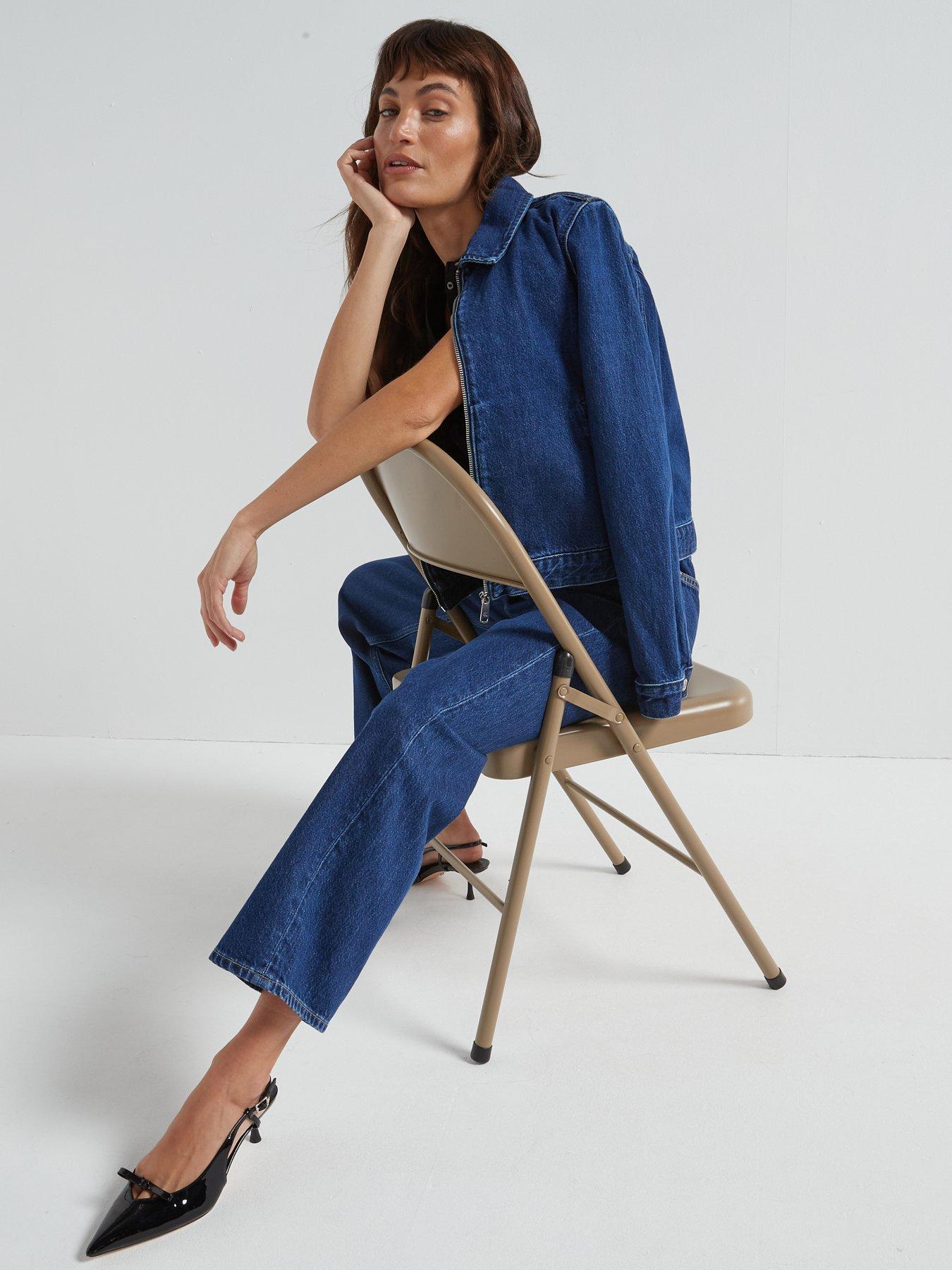 calvin-klein-jeans-barrel-leg-jeans-blueoutfit