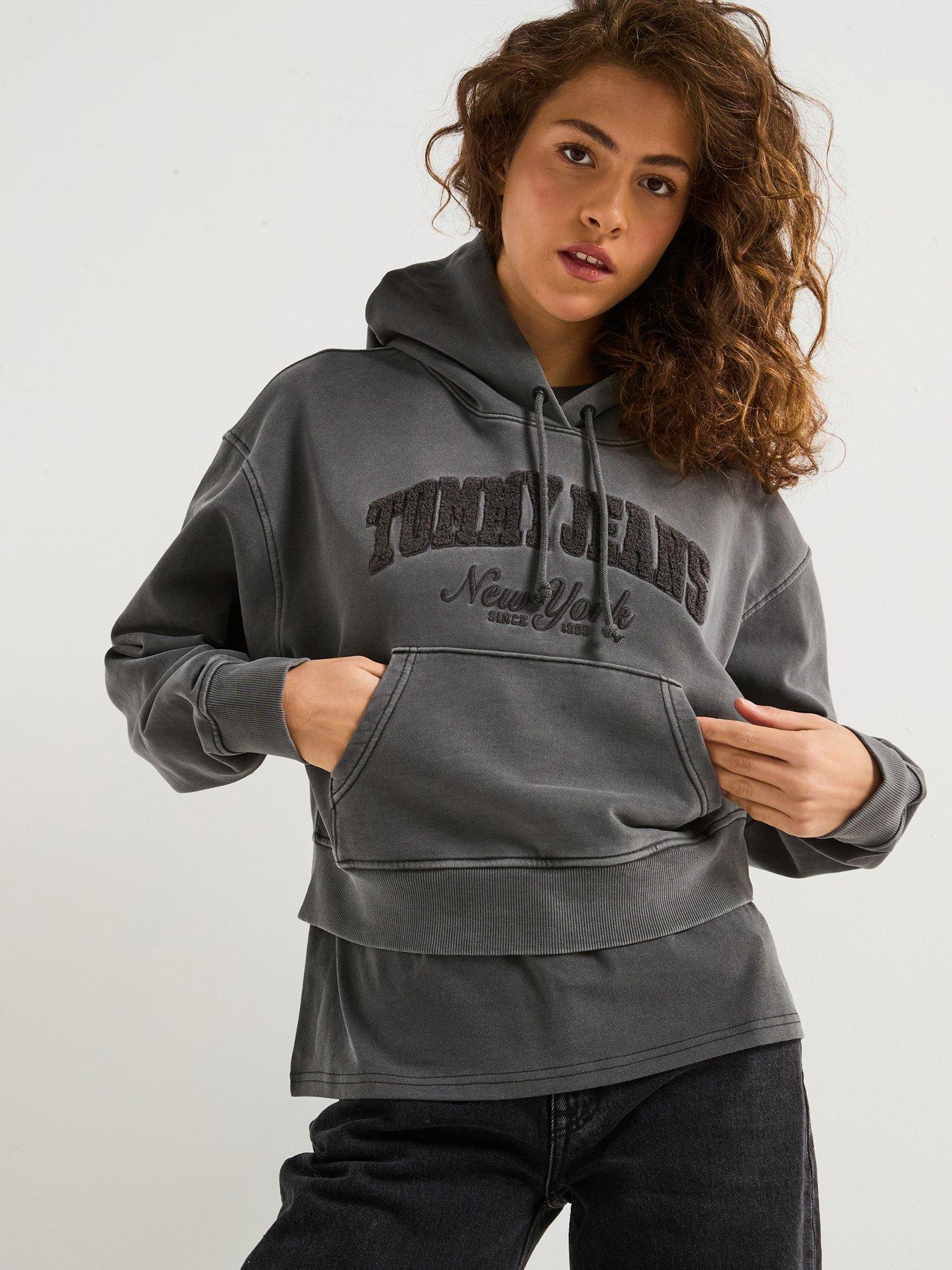 tommy-jeans-varsity-logo-hoodie-black