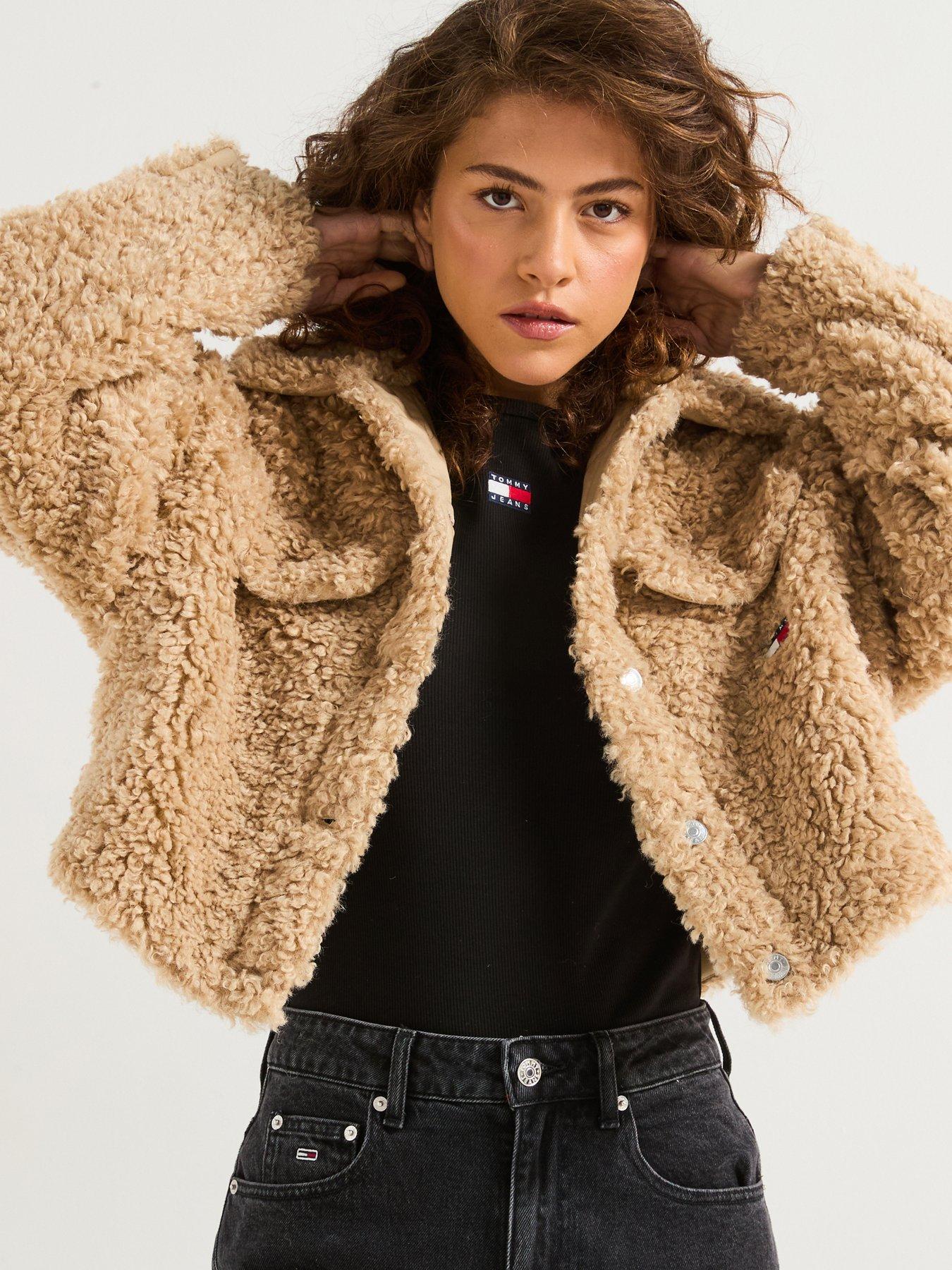 tommy-jeans-faux-shearling-trucker-jacket-beige