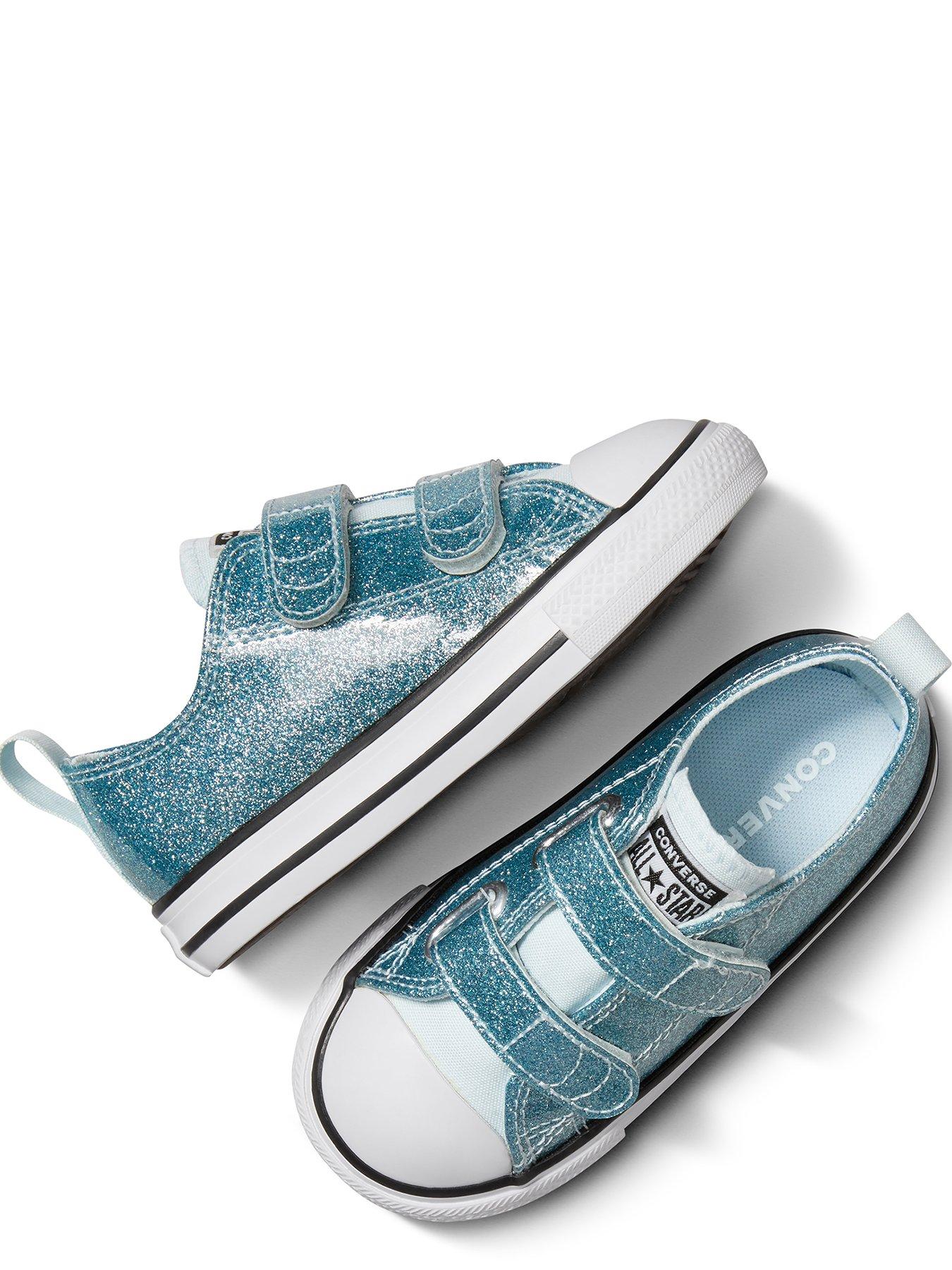 converse-infants-glitz-and-gleam-synthetic-ox-trainers-whiteblackoutfit