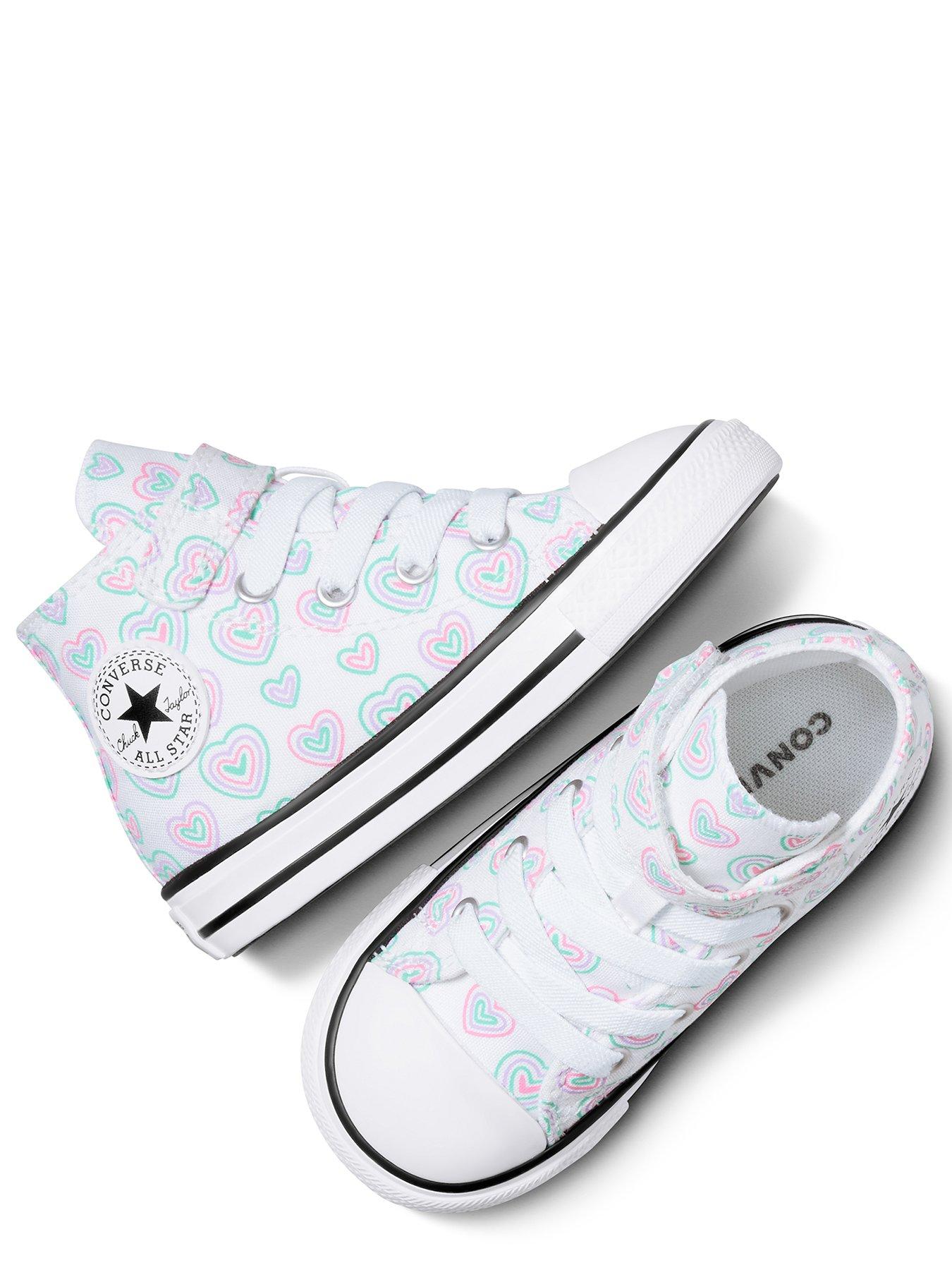 converse-infants-happy-hearts-canvas-hi-trainers-whitepinkoutfit