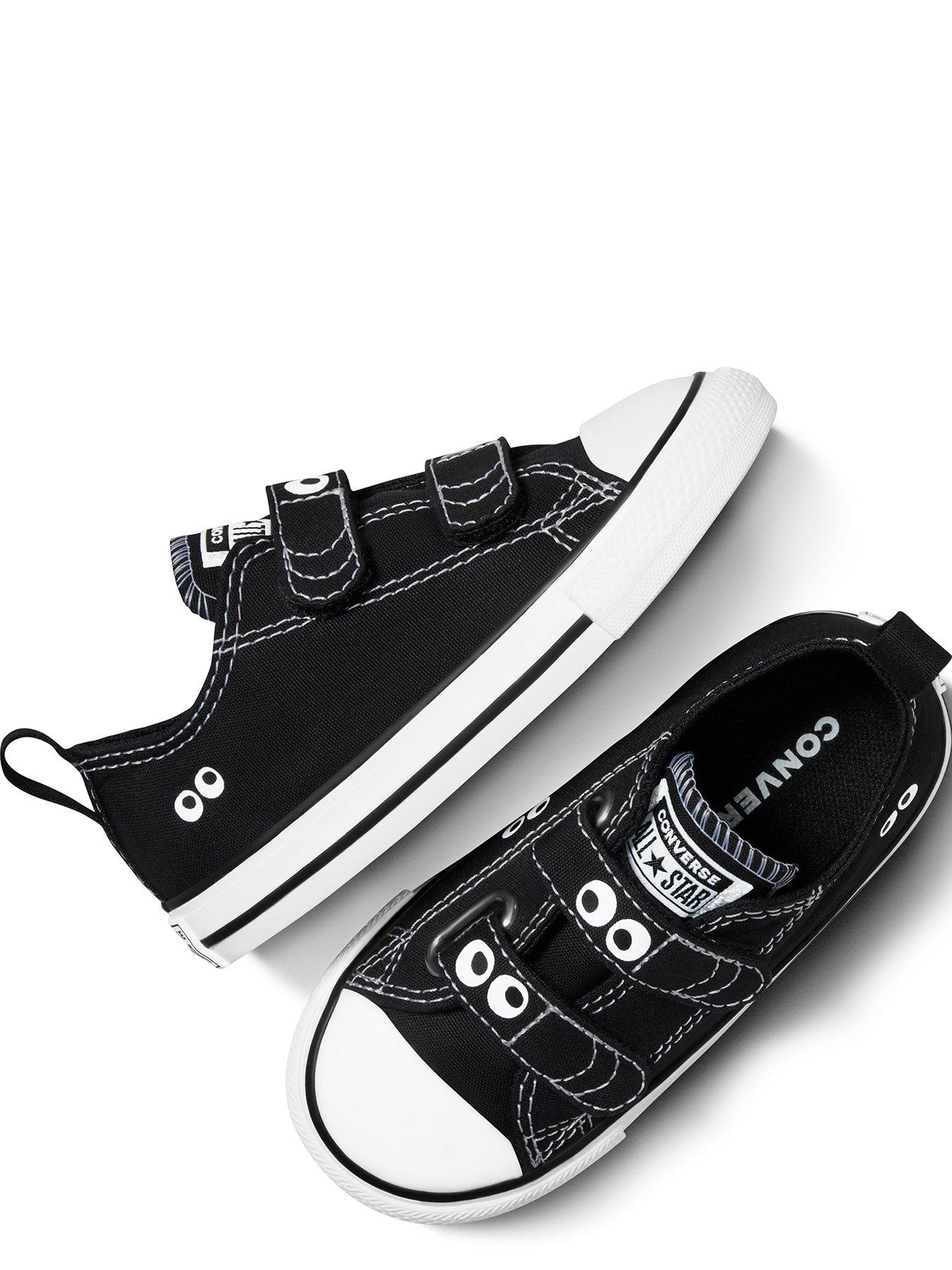 converse-infants-sketch-canvas-ox-trainers-blackwhiteoutfit