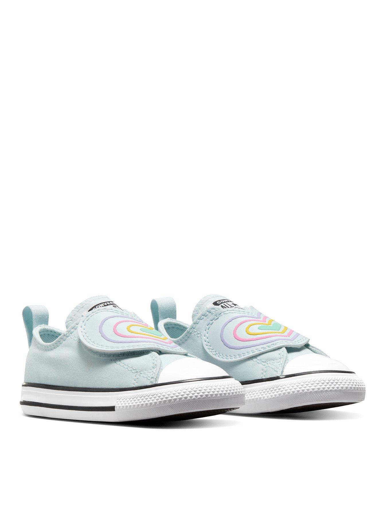 converse-infants-happy-hearts-canvas-ox-trainers-whiteblackstillFront