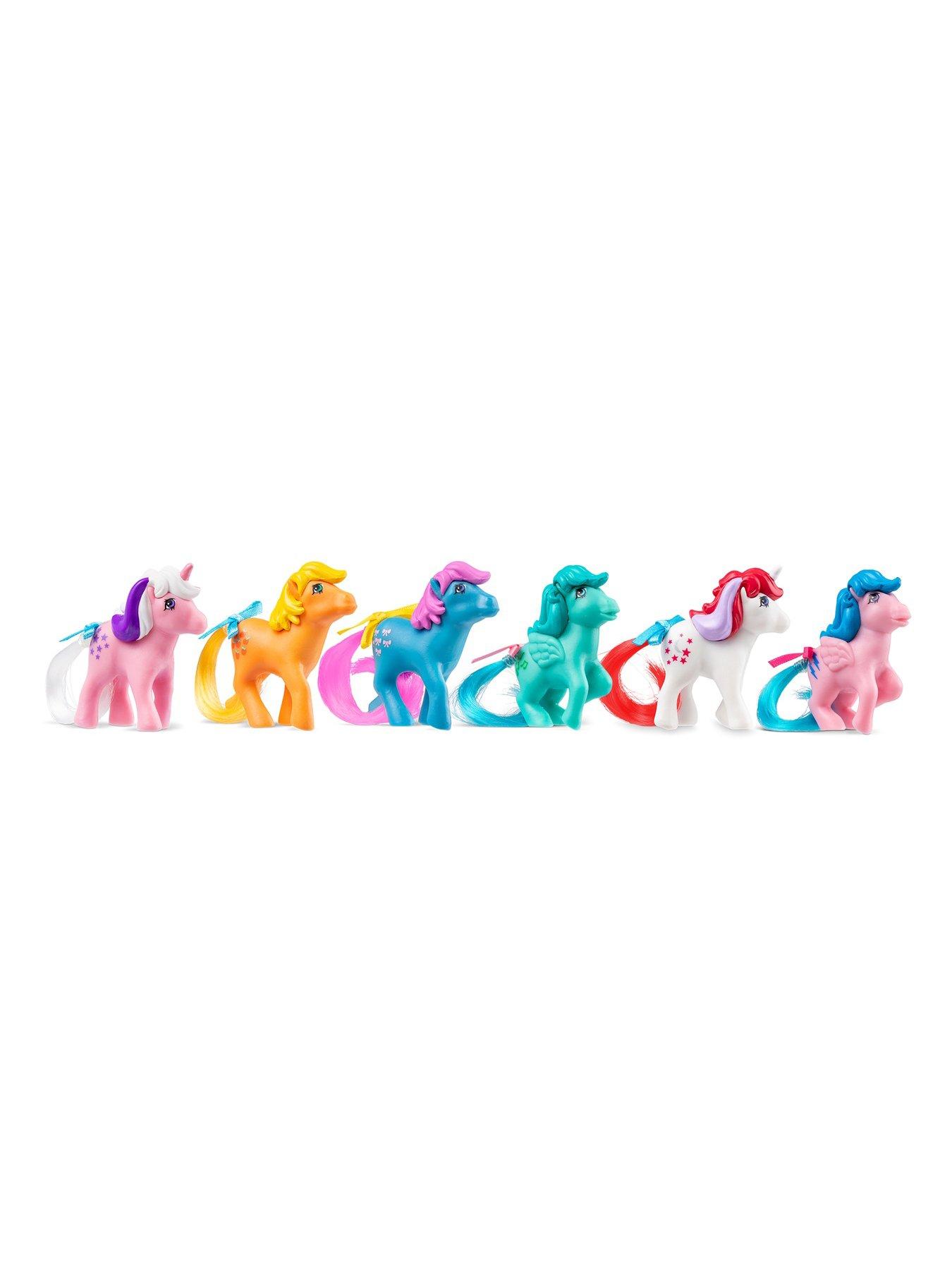 my-little-pony-my-little-pony-40th-anniversary-figures-collector-packoutfit