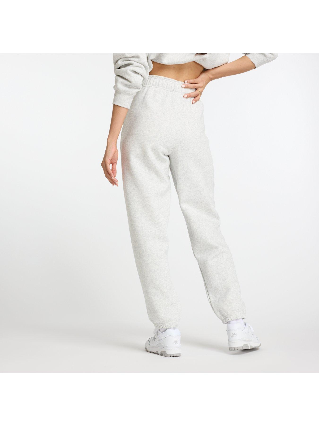 new-balance-womens-sport-essentials-fleece-jogger-light-greystillFront