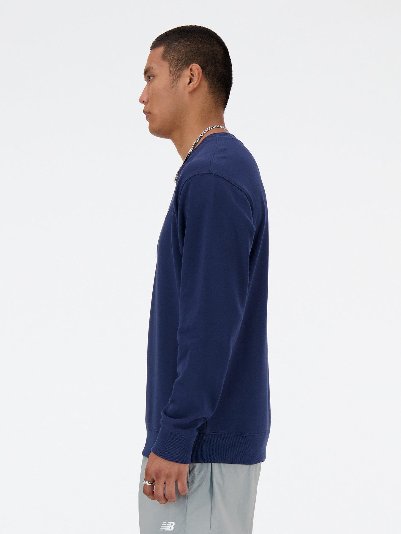 new-balance-mens-sport-essentials-french-terry-crew-navyoutfit